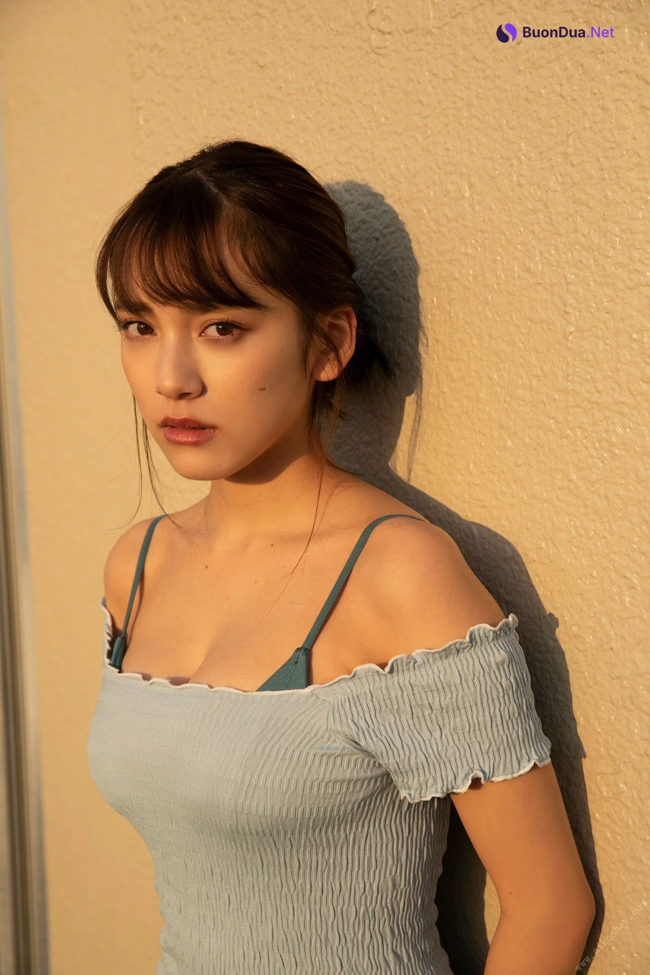 Sayaka Tomaru 都丸紗也華, FLASHデジタル写真集 着衣巨乳～ぴっちぴち～ Set.02 - Photo 3