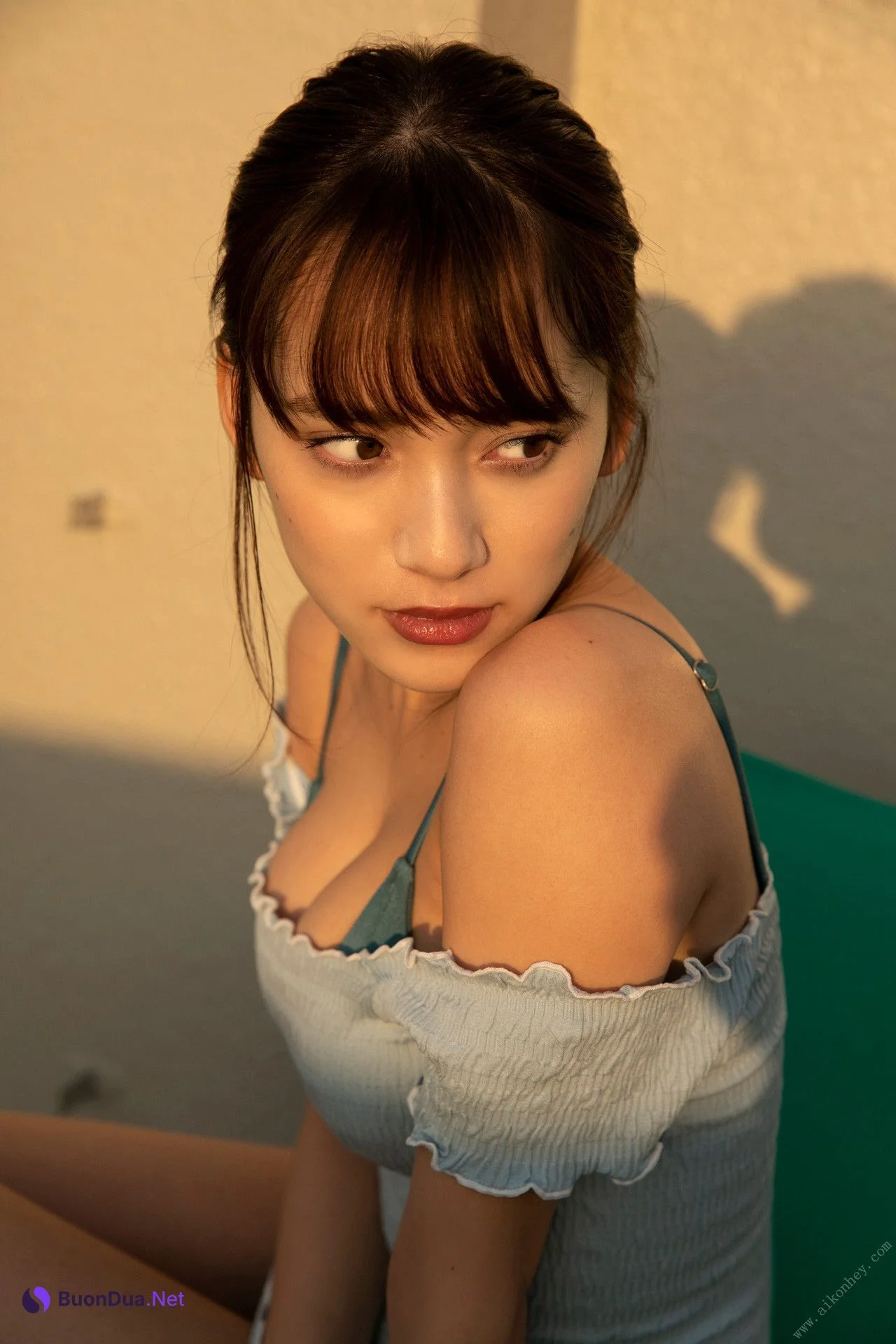 Sayaka Tomaru 都丸紗也華, FLASHデジタル写真集 着衣巨乳～ぴっちぴち～ Set.02 - Photo 4