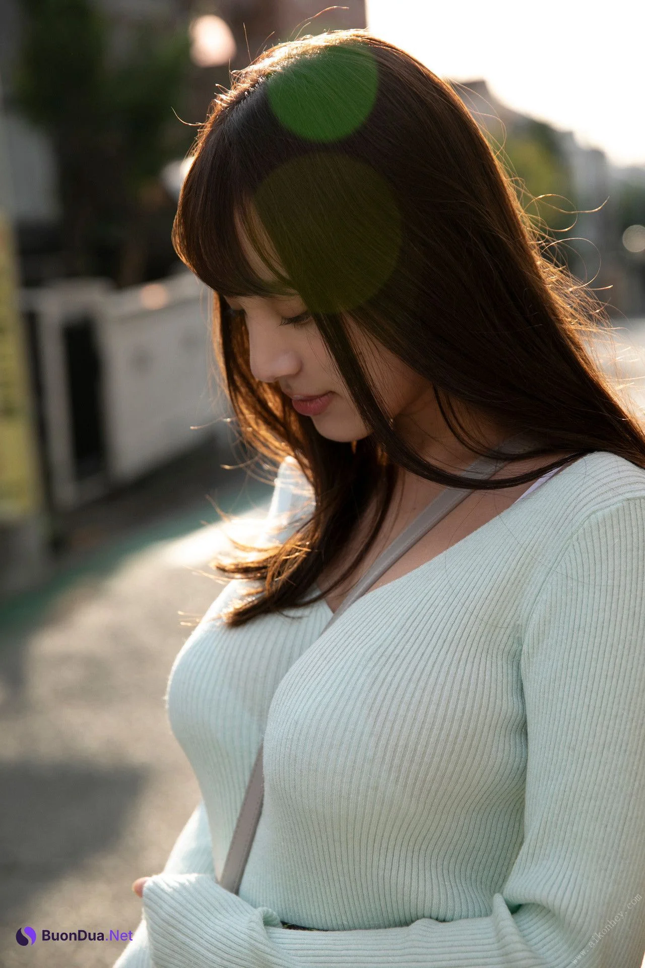 Sayaka Tomaru 都丸紗也華, FLASHデジタル写真集 着衣巨乳～ぴっちぴち～ Set.03 - Photo 3
