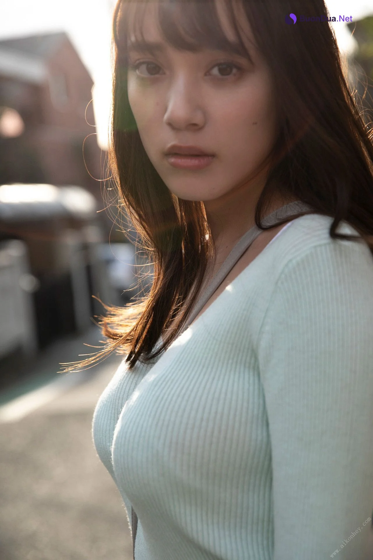 Sayaka Tomaru 都丸紗也華, FLASHデジタル写真集 着衣巨乳～ぴっちぴち～ Set.03 - Photo 4