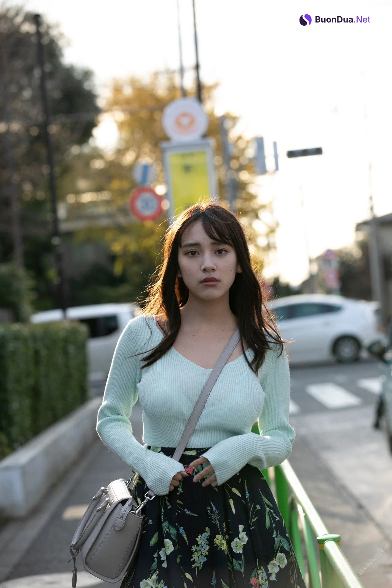 Sayaka Tomaru 都丸紗也華, FLASHデジタル写真集 着衣巨乳～ぴっちぴち～ Set.03 - Photo 6