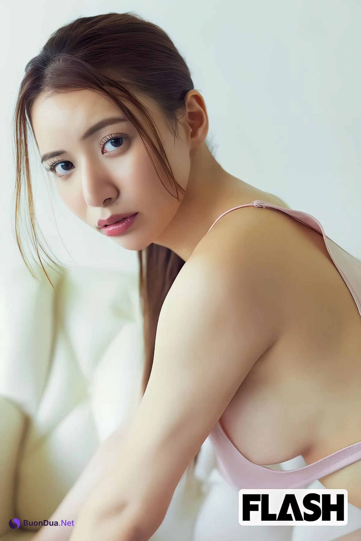 Sayuri Fujito 藤渡小百合, FLASH 2024.10.15 (フラッシュ 2024年10月15日号) - Photo 12