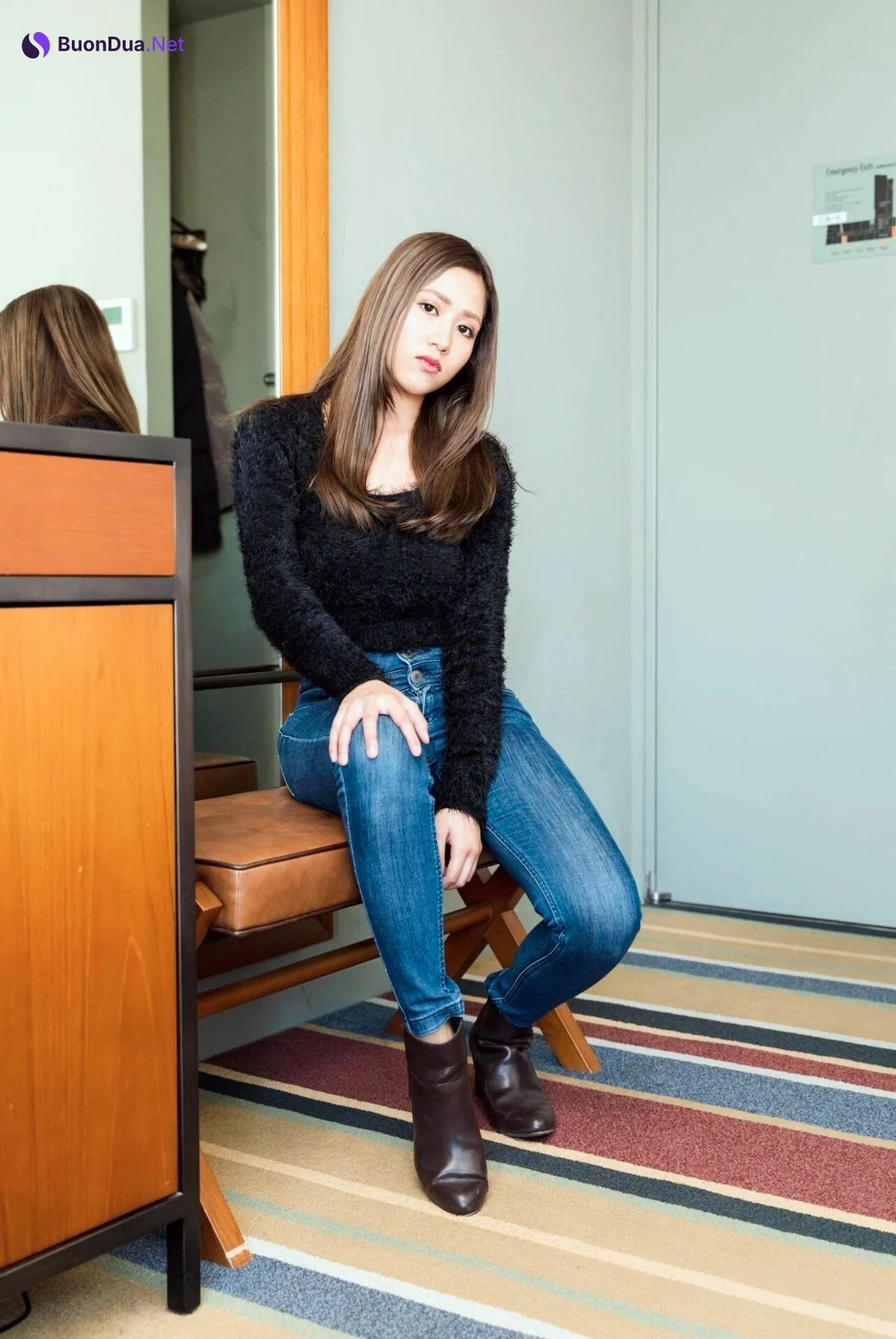 Sayuri Ito 伊藤早由利, 写真集 密室グラビア美女 「Room.10」 Set.01 - Photo 3