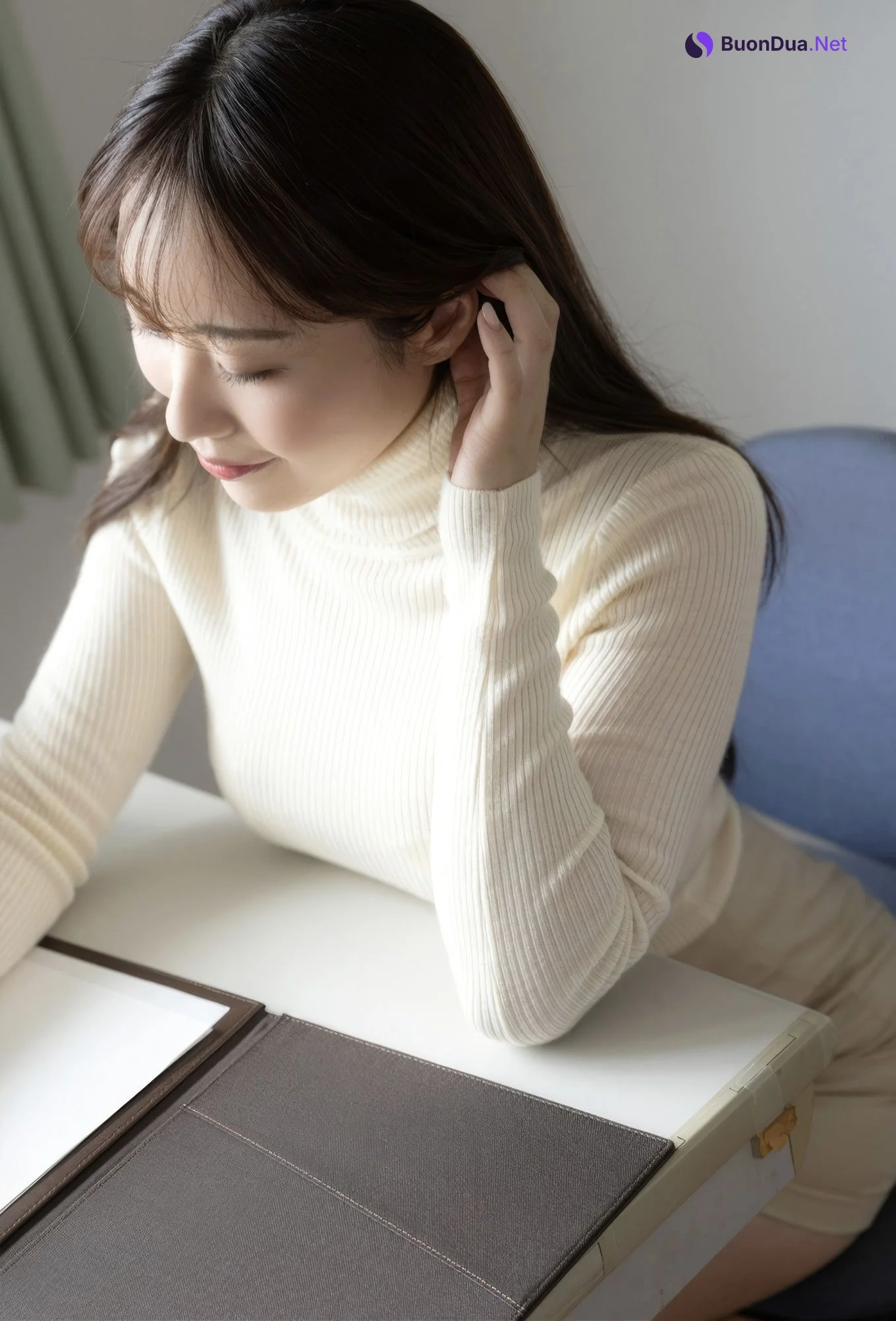 Sena Kasumi 香澄せな, グラビア写真集 [裸の先生] - Photo 8