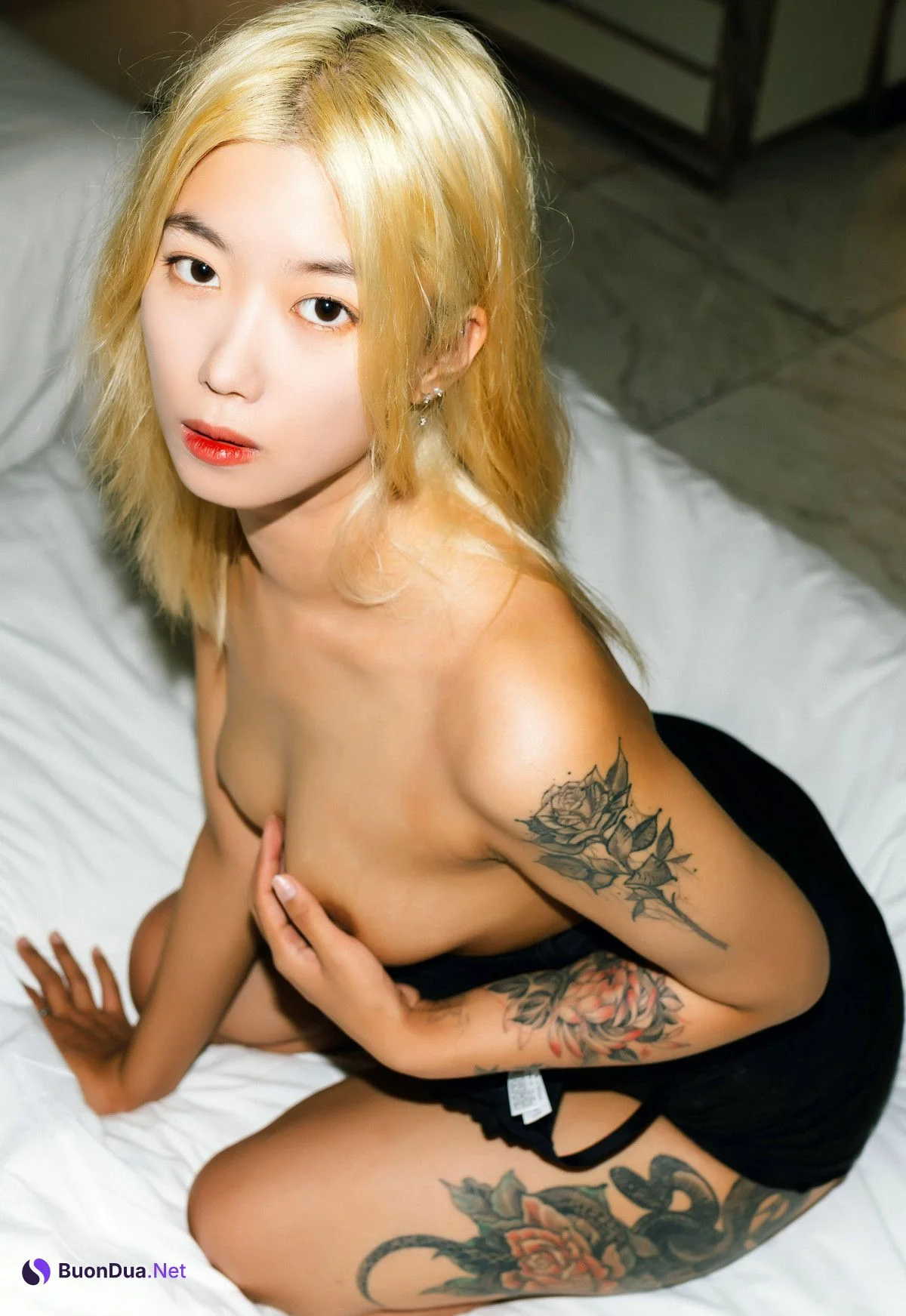 Seol-Ah 설아, Moon Night Snap ‘Hot Debut’ Set.01 - Photo 10