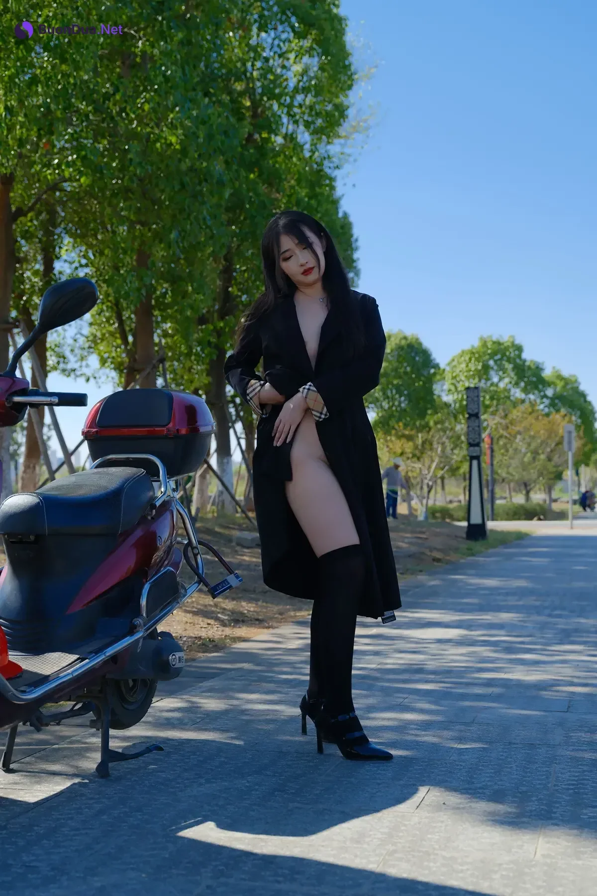 小泽 – 黑丝御姐 户外露出 Set.01 - 사진 10