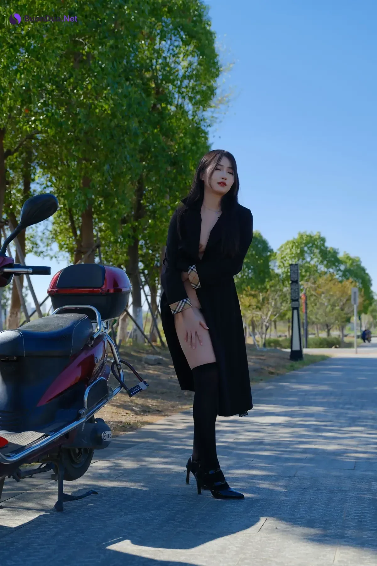 小泽 – 黑丝御姐 户外露出 Set.01 - 사진 13
