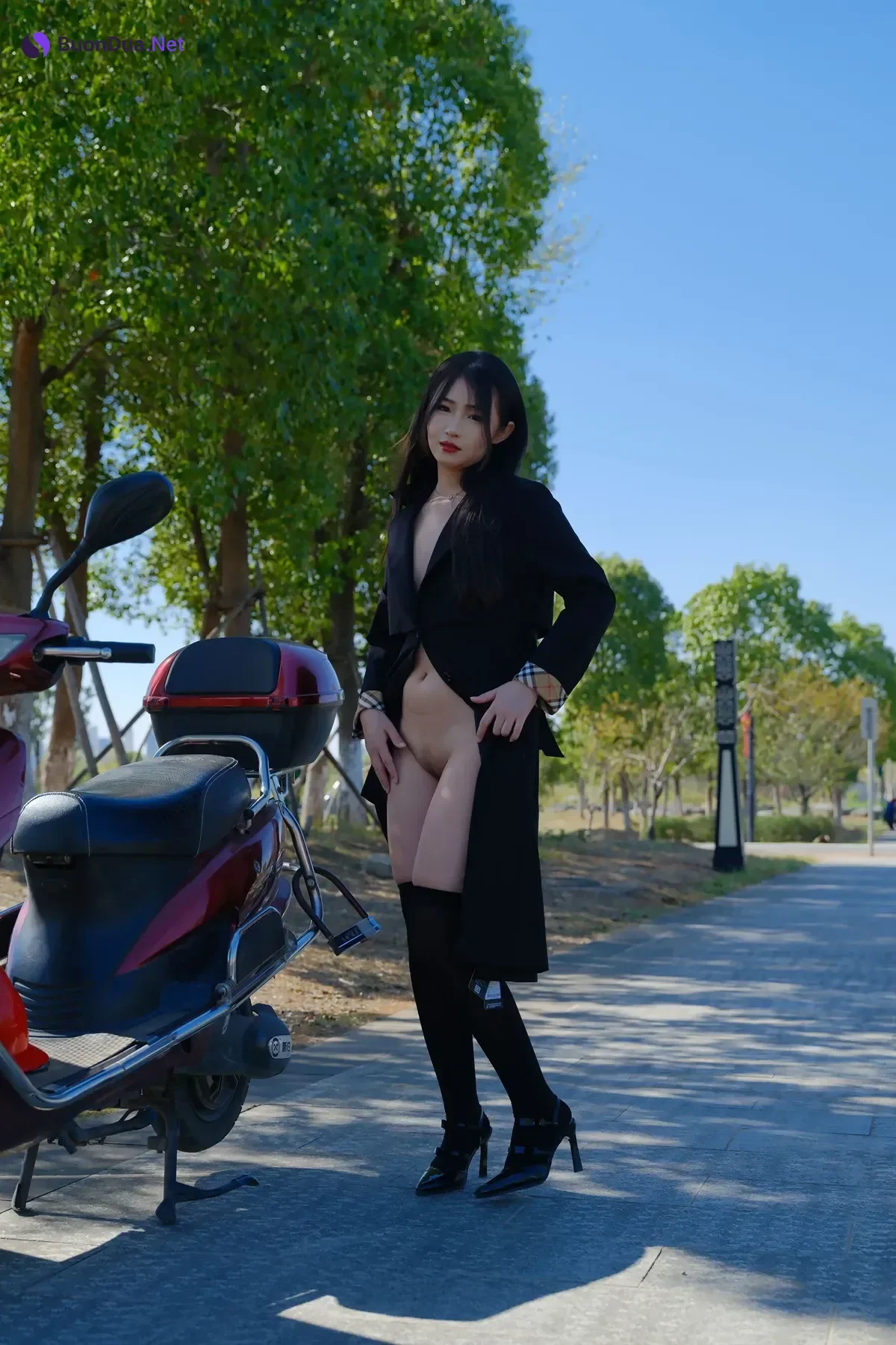 小泽 – 黑丝御姐 户外露出 Set.01 - 사진 20
