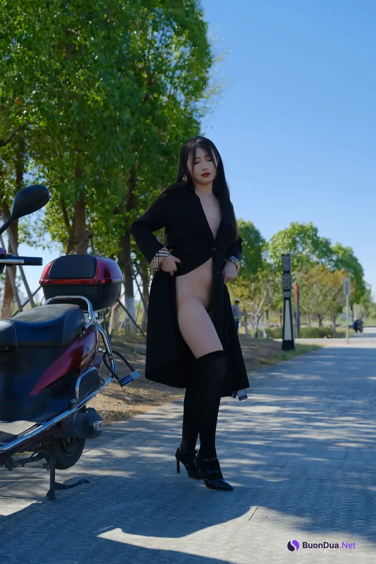 小泽 – 黑丝御姐 户外露出 Set.01 - 사진 6