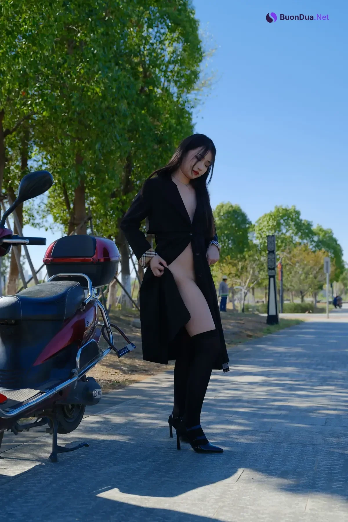 小泽 – 黑丝御姐 户外露出 Set.01 - 사진 7