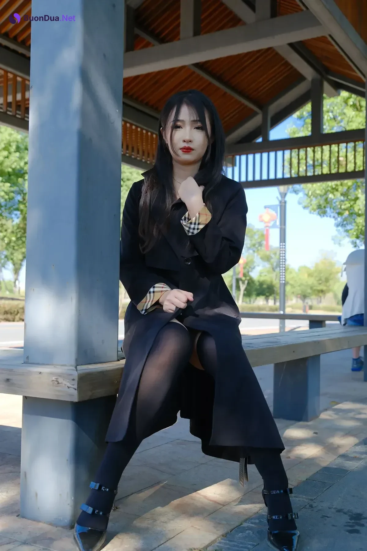 小泽 – 黑色丝袜女同事 户外露出 Set.02 - Photo 15