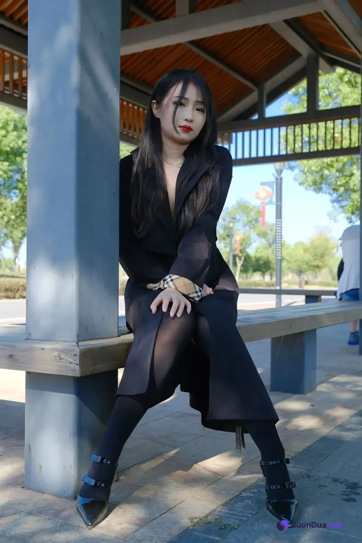 小泽 – 黑色丝袜女同事 户外露出 Set.02 - Photo 18