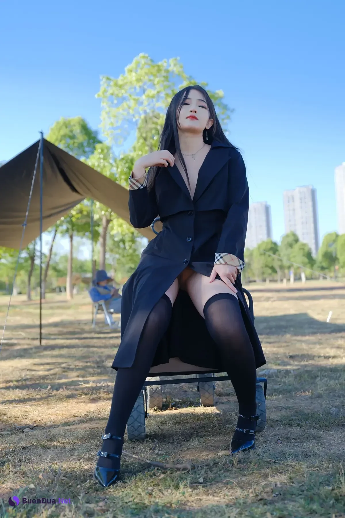 小泽 – 黑色丝袜女同事 户外露出 Set.02 - Photo 7