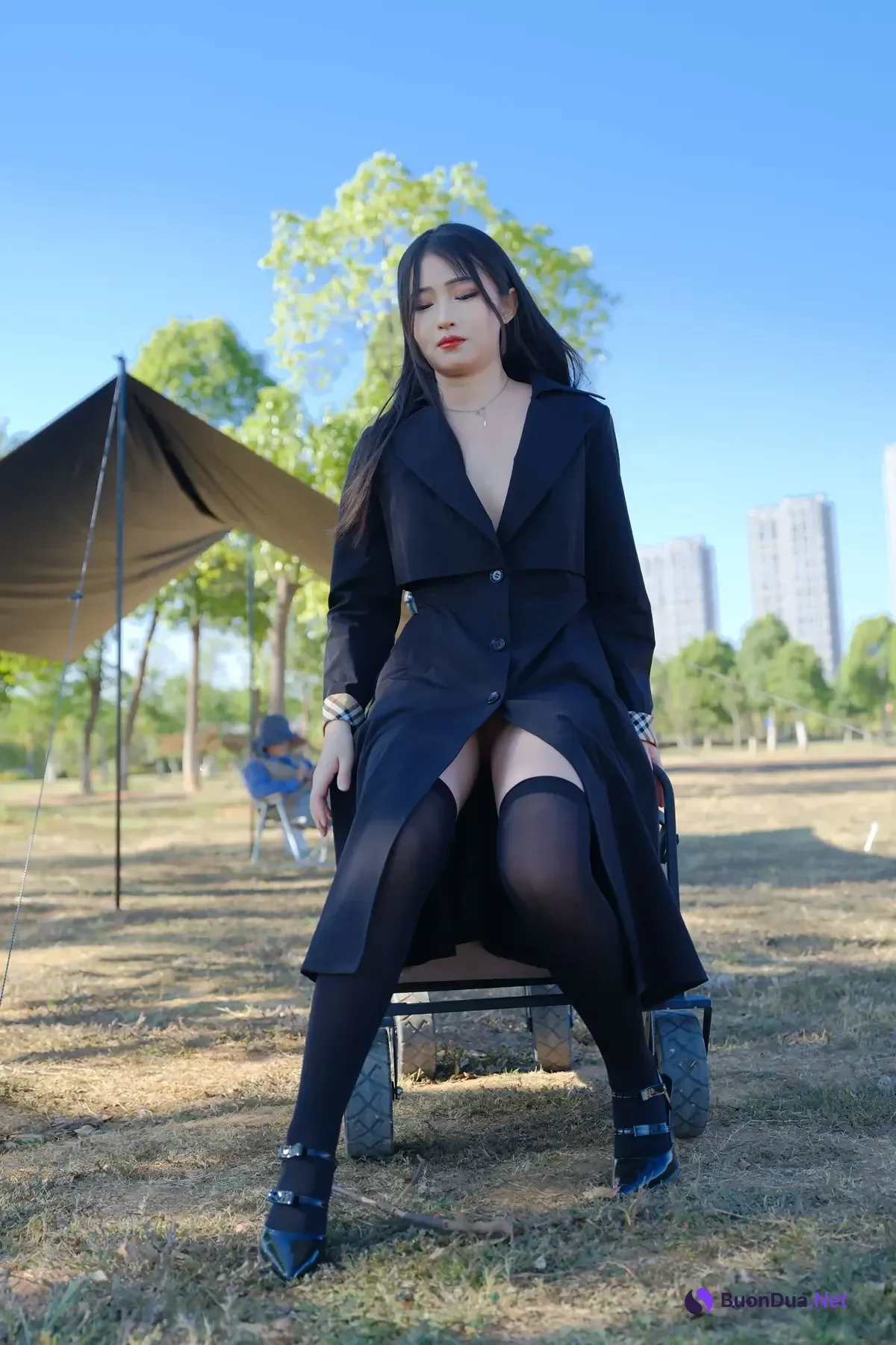 小泽 – 黑色丝袜女同事 户外露出 Set.02 - Photo 9
