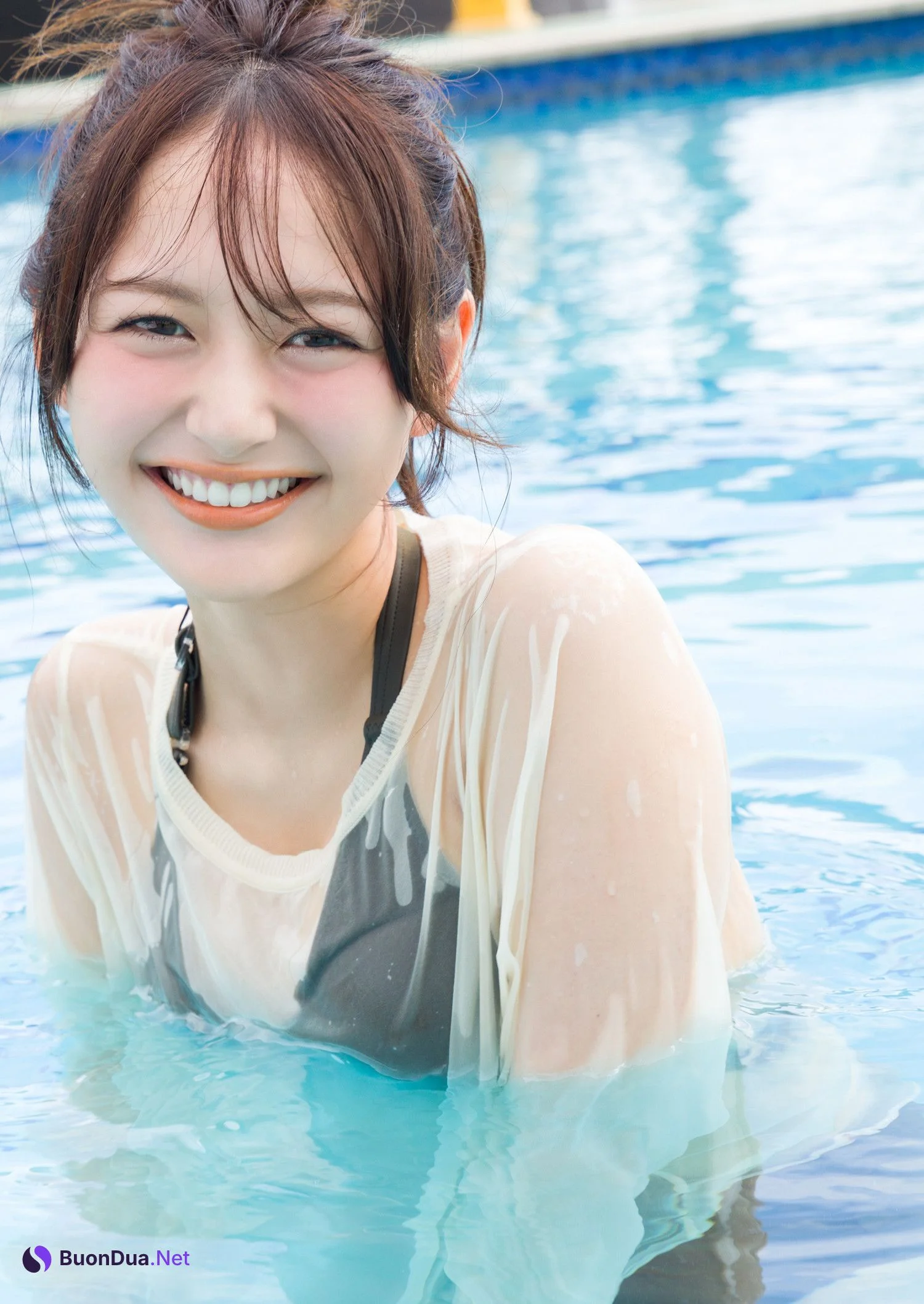 Shiori Kato 加藤栞, Young Jump 2025 No.25 (ヤングジャンプ 2025年25号) - Photo 17