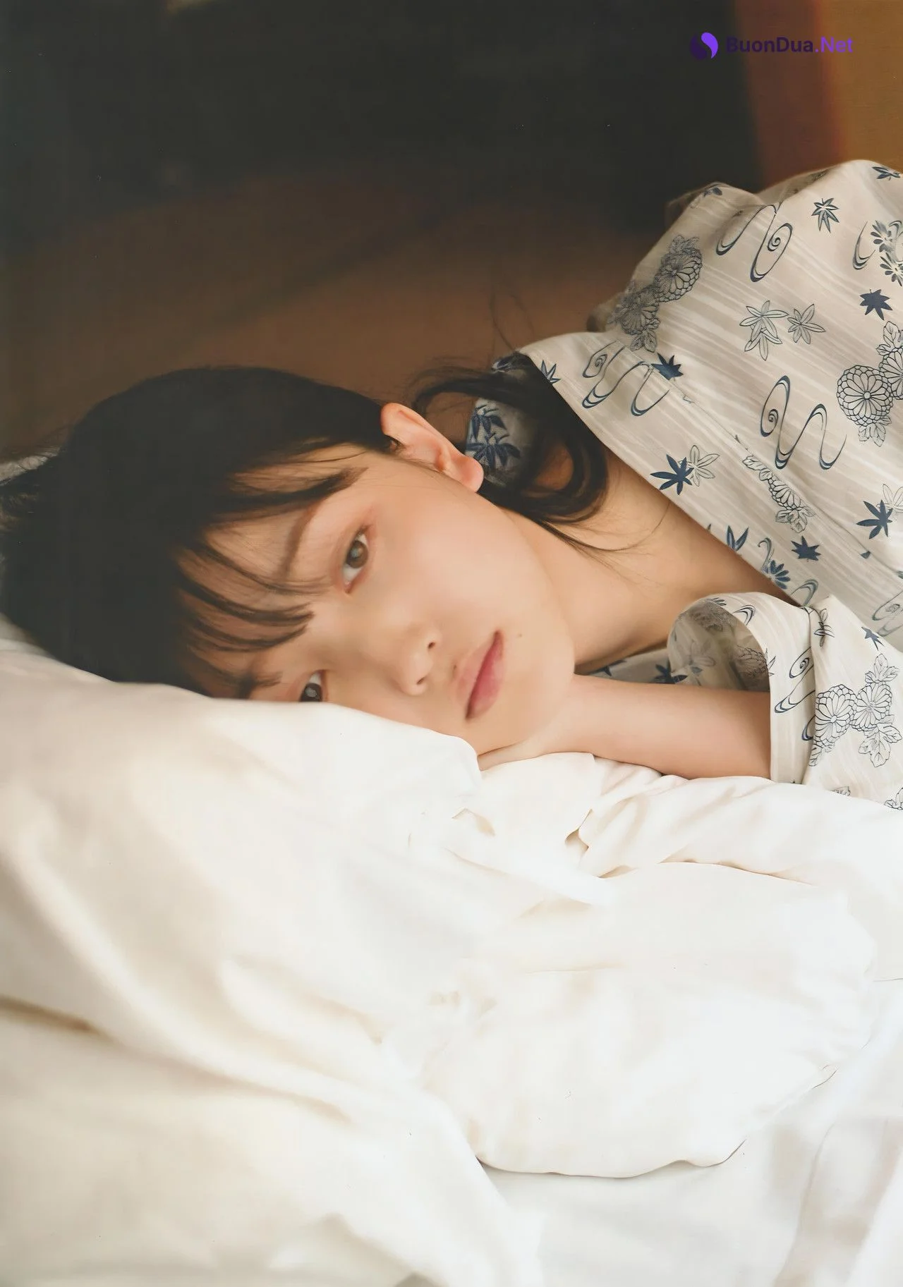 Shiori Kubo 久保史緒里, 1st写真集 [交差点] Set.01 - Photo 12