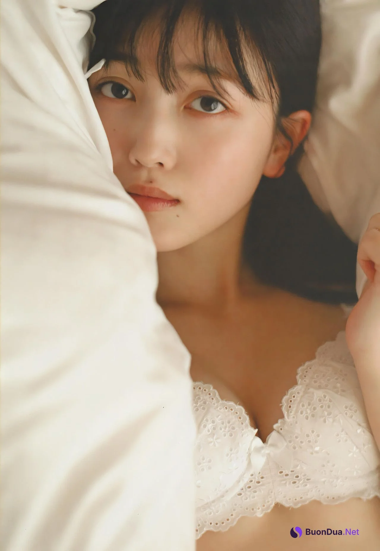 Shiori Kubo 久保史緒里, 1st写真集 [交差点] Set.01 - Photo 16