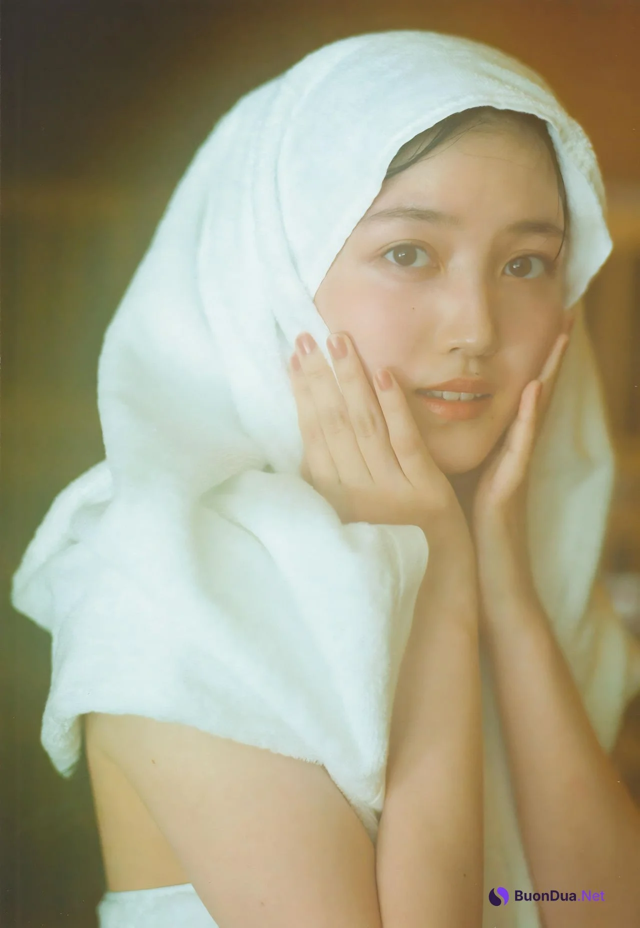 Shiori Kubo 久保史緒里, 1st写真集 [交差点] Set.01 - Photo 18