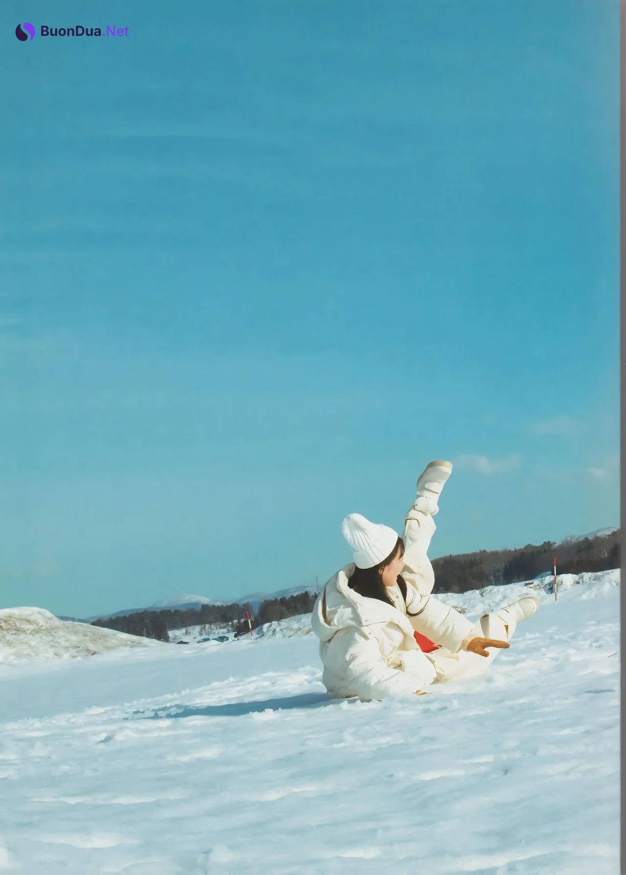 Shiori Kubo 久保史緒里, 1st写真集 [交差点] Set.01 - Photo 2