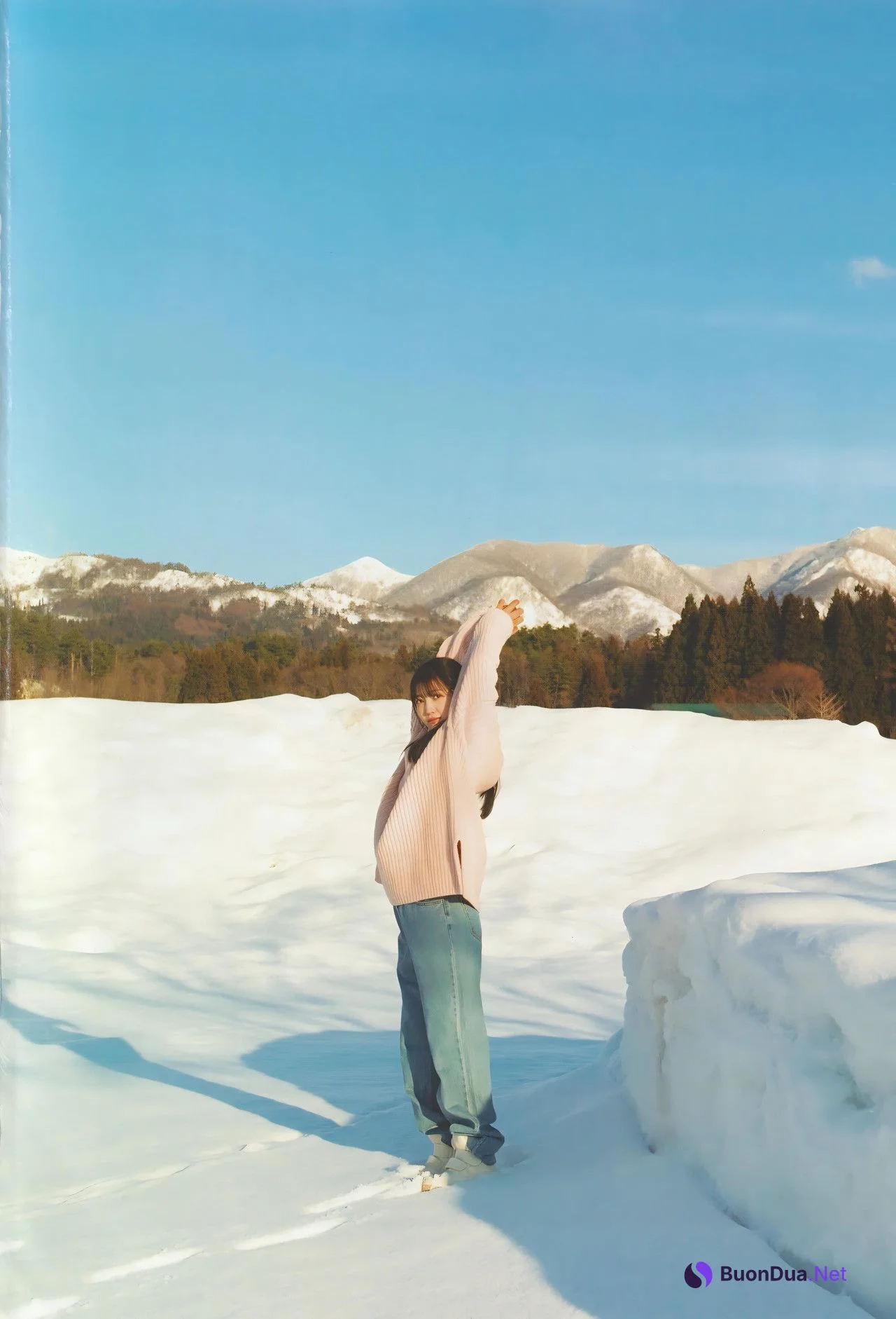Shiori Kubo 久保史緒里, 1st写真集 [交差点] Set.01 - Photo 4
