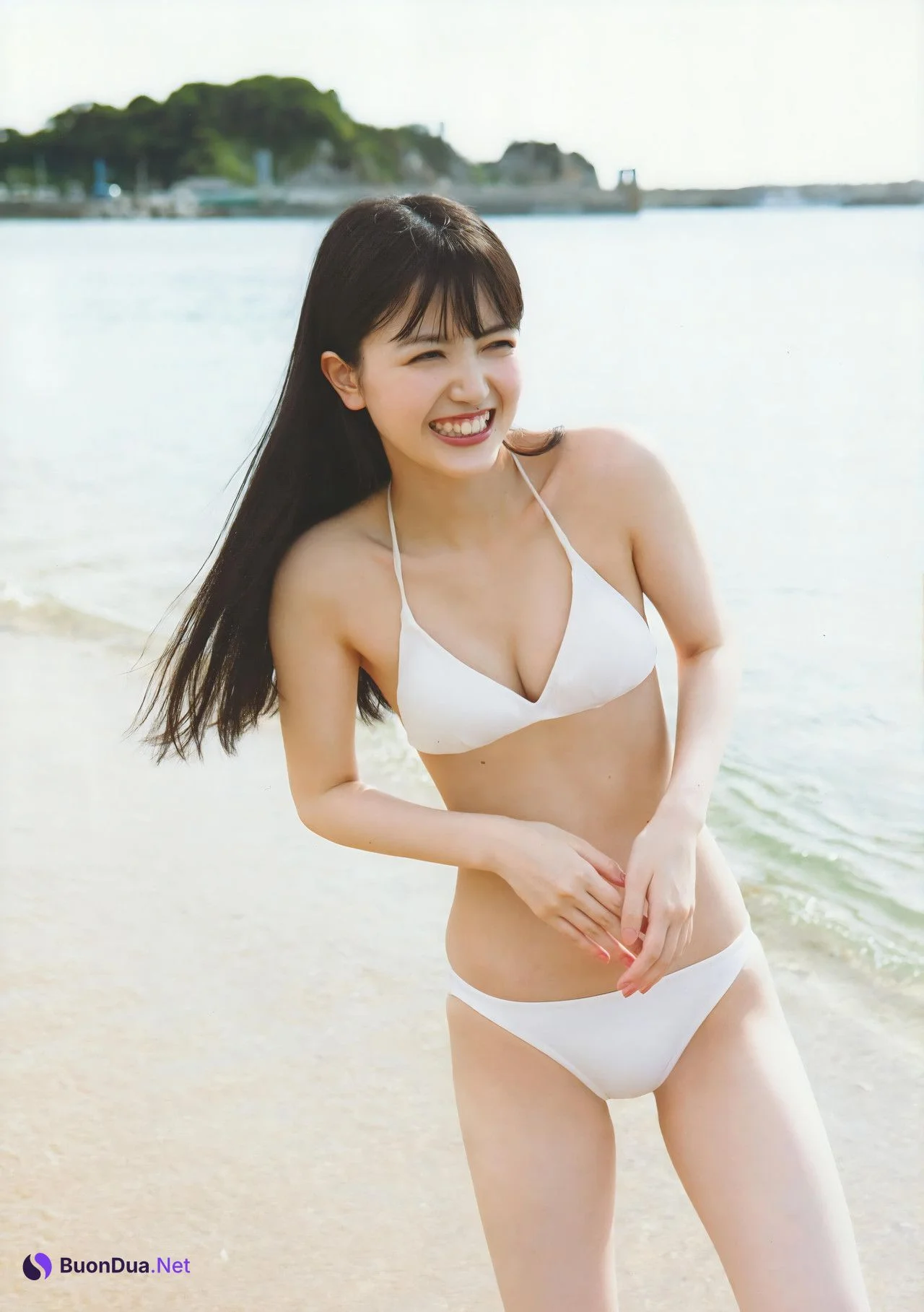 Shiori Kubo 久保史緒里, 1st写真集 [交差点] Set.02 - Photo 10