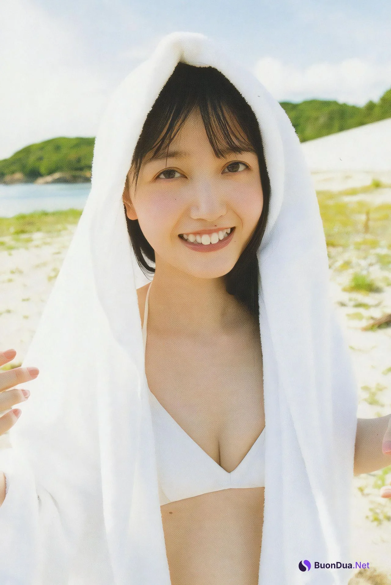 Shiori Kubo 久保史緒里, 1st写真集 [交差点] Set.02 - Photo 12