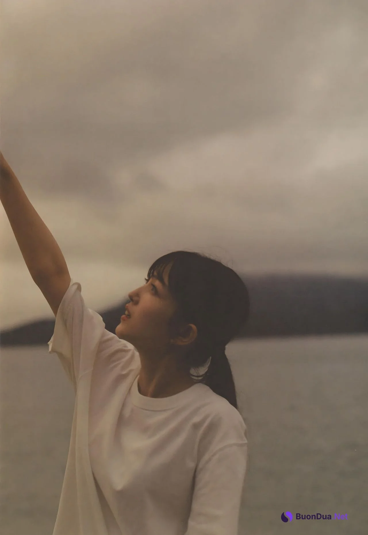 Shiori Kubo 久保史緒里, 1st写真集 [交差点] Set.02 - Photo 16
