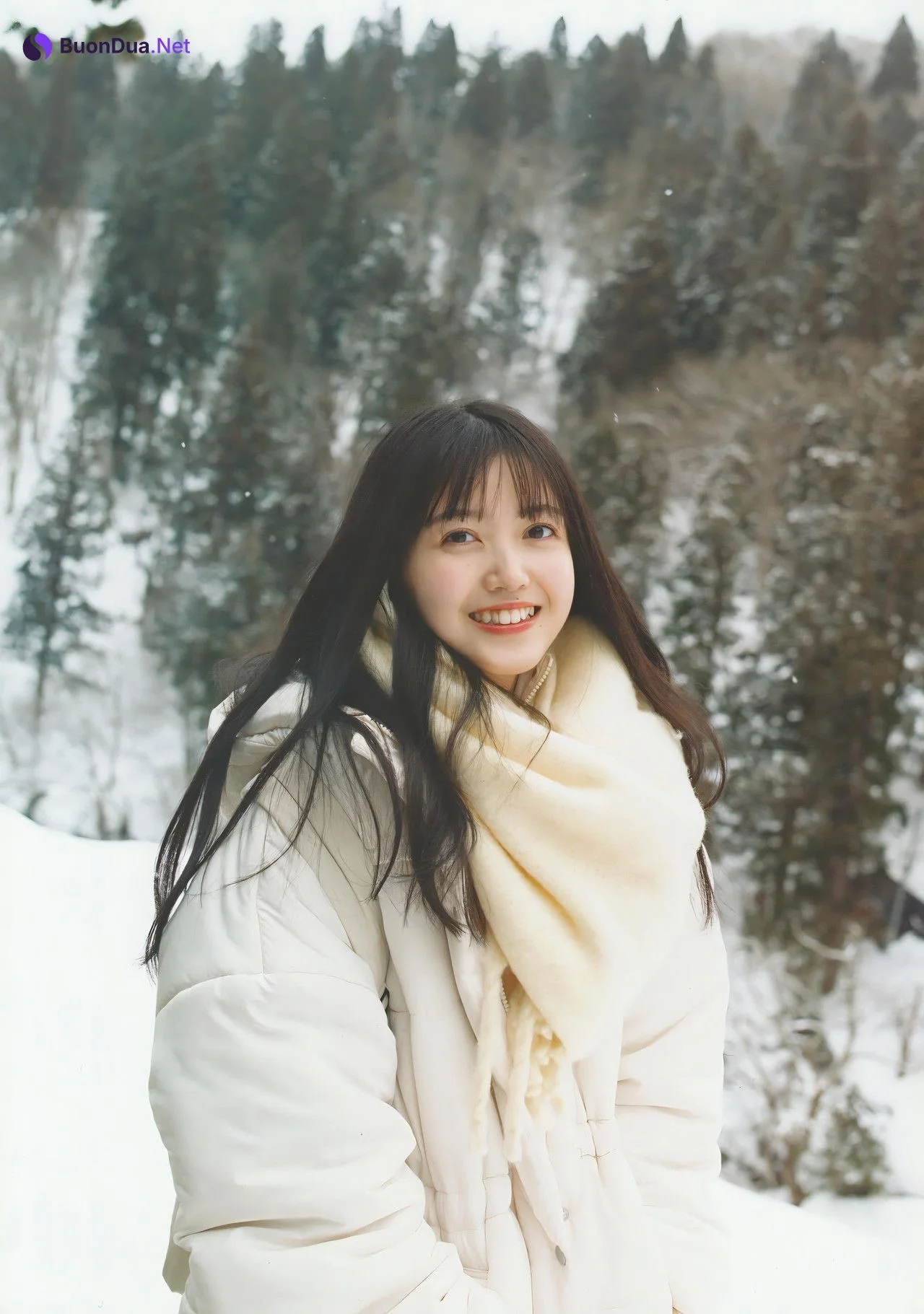 Shiori Kubo 久保史緒里, 1st写真集 [交差点] Set.03 - Photo 2