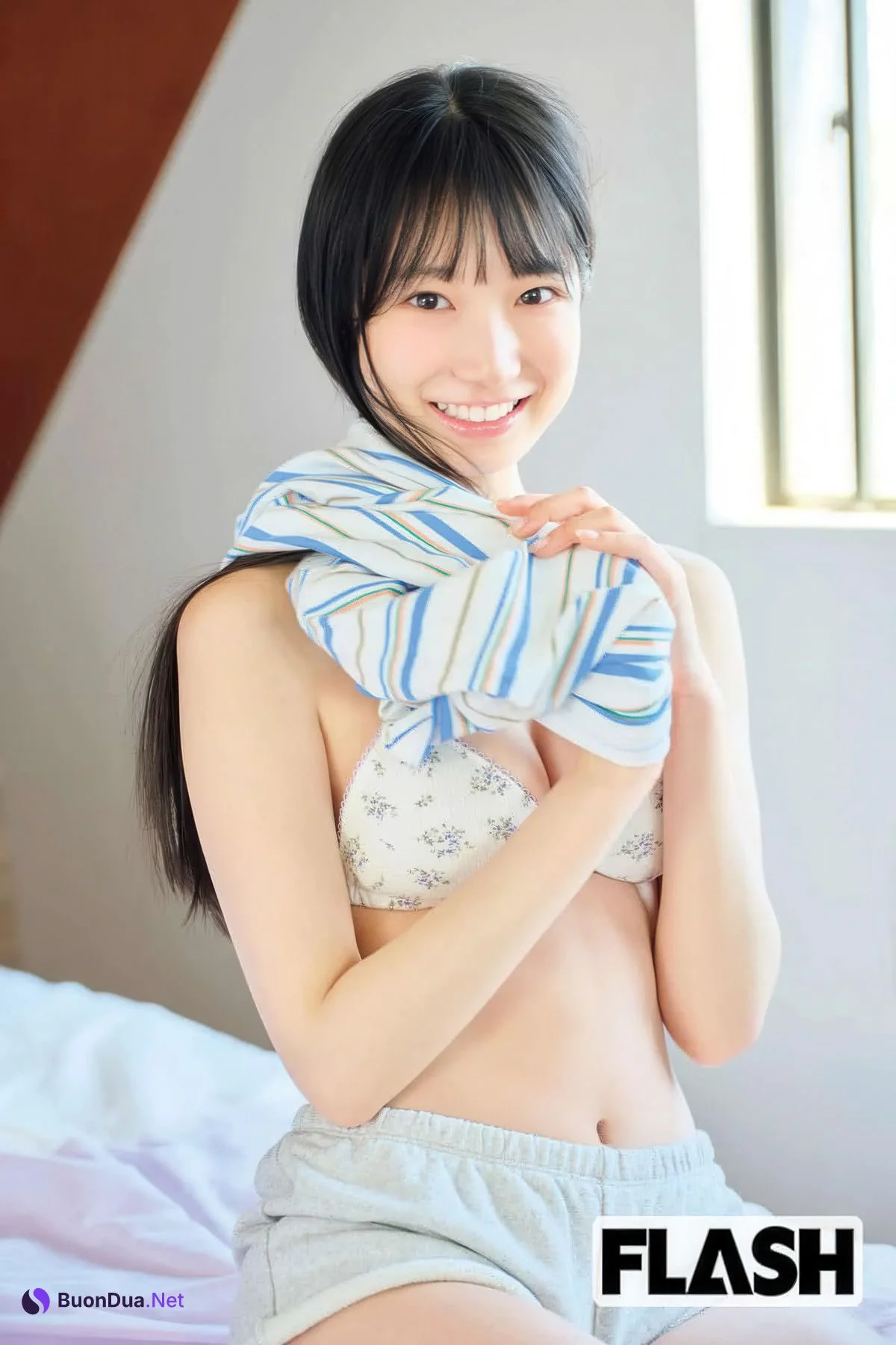 Shiori Momota 百田汐里, FLASH 2025.06.17 (フラッシュ 2025年6月17日号) - Photo 11