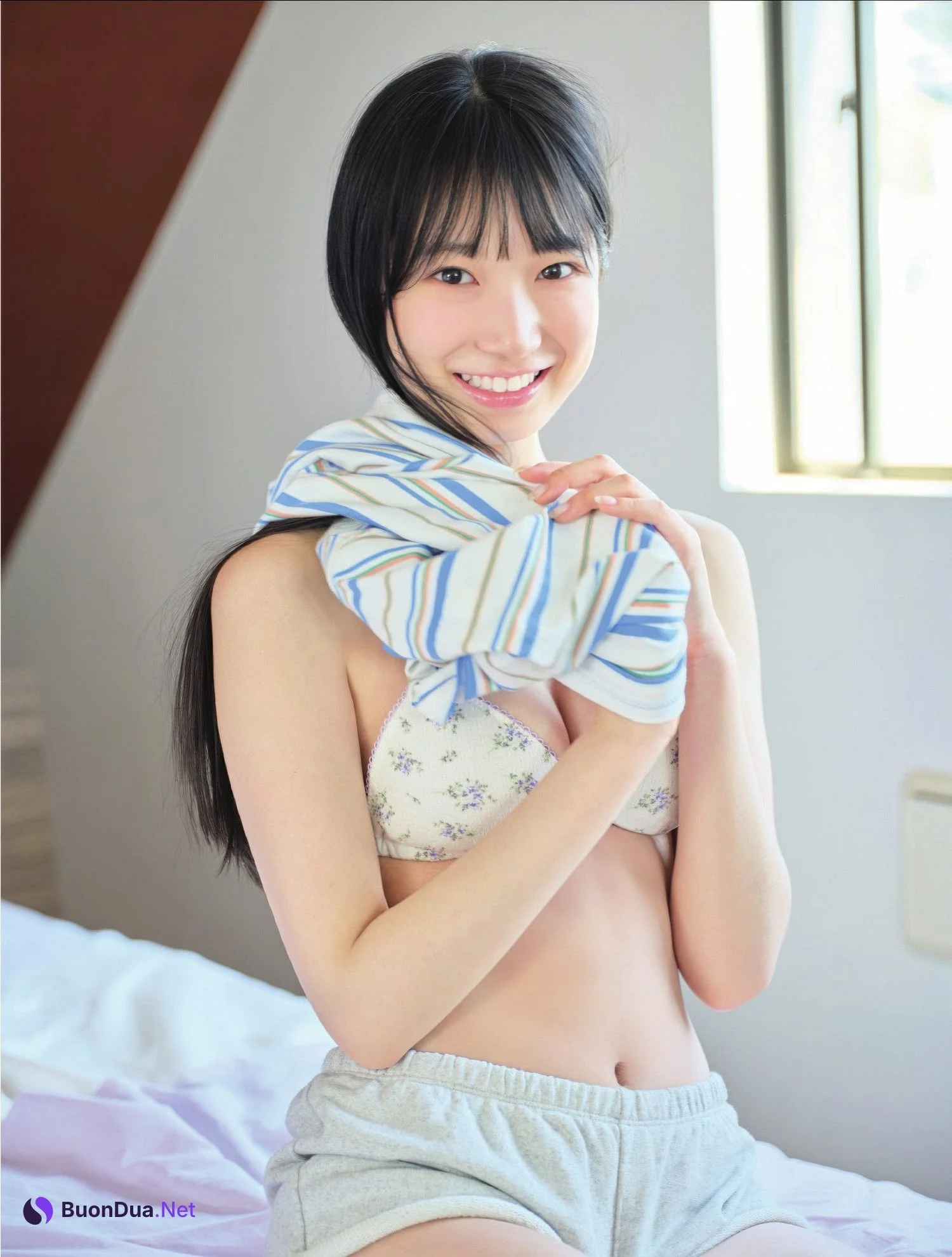 Shiori Momota 百田汐里, FLASH 2025.06.17 (フラッシュ 2025年6月17日号) - Photo 3