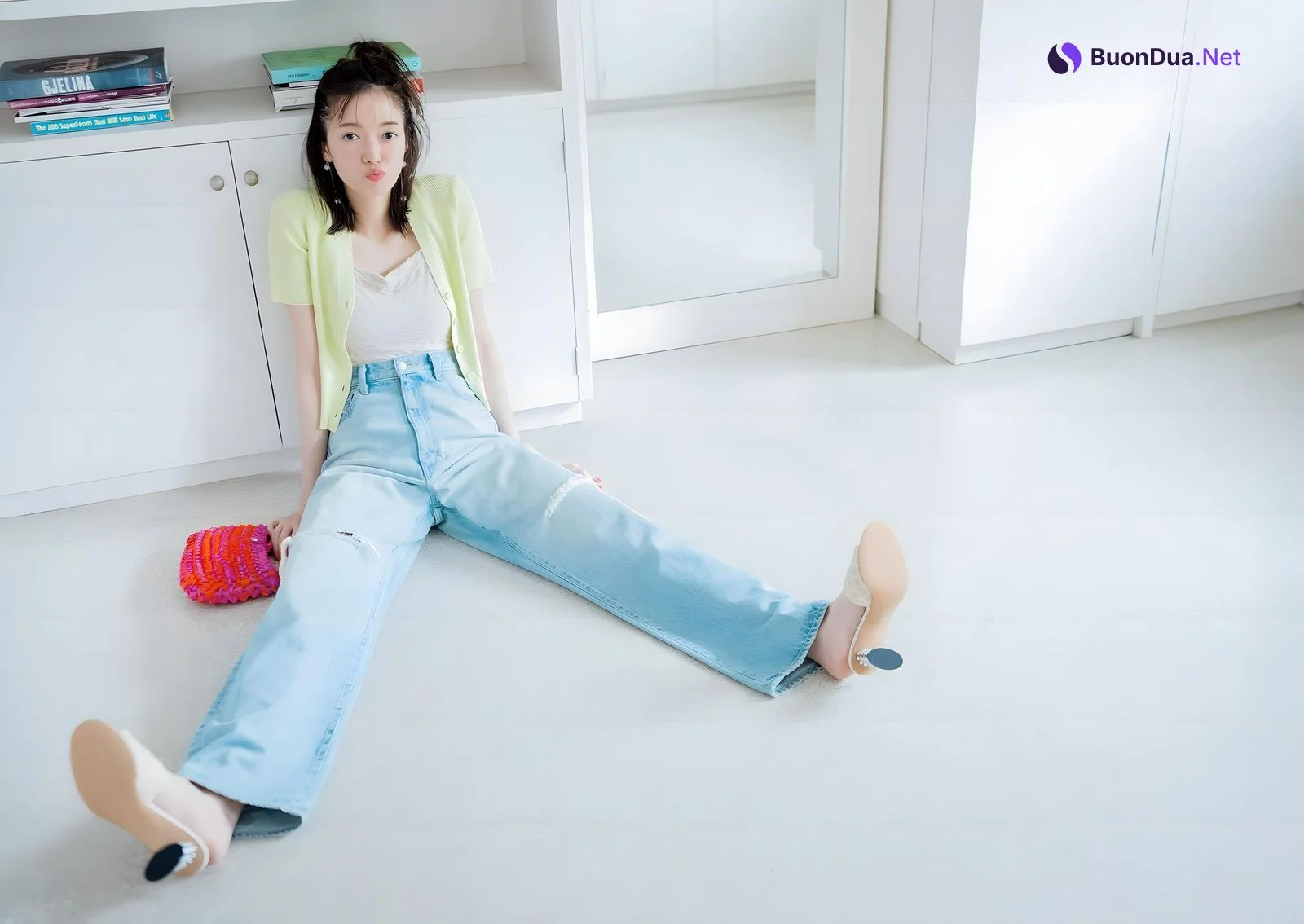 Shiori Sato 佐藤栞里, aR (アール) Magazine 2023.07 - Photo 14