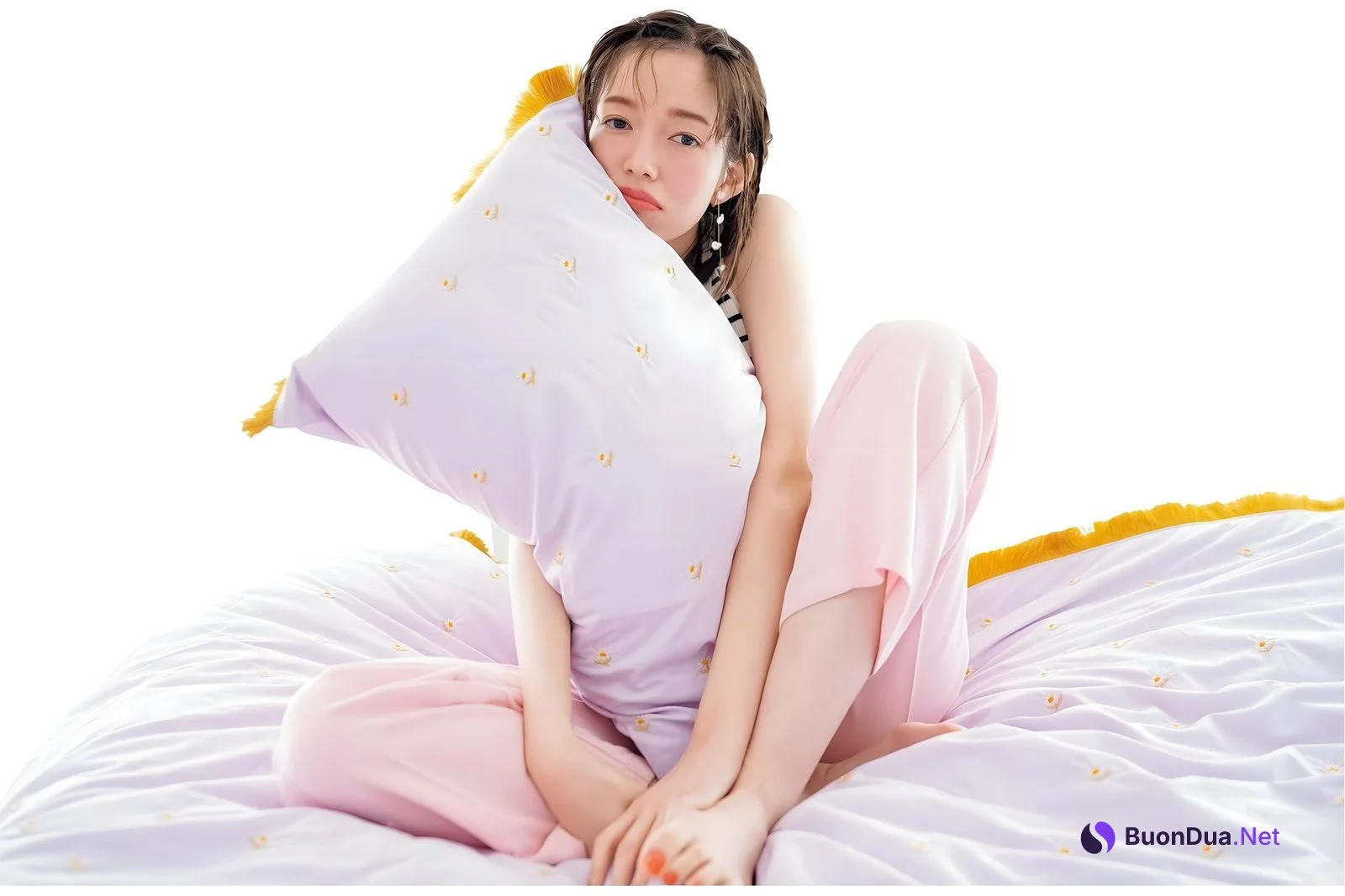 Shiori Sato 佐藤栞里, aR (アール) Magazine 2023.07 - Photo 16