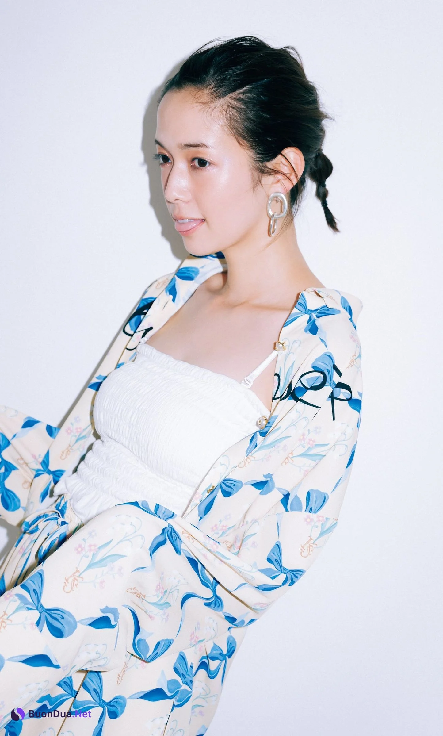 Shiori Sato 佐藤栞里, aR (アール) Magazine 2023.09 - Photo 14