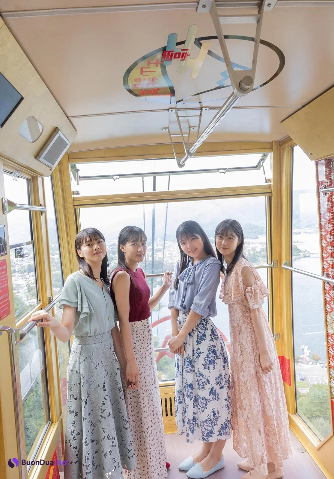 つばきファクトリー, Shonen Sunday 2023 No.20 (週刊少年サンデー 2023年20号) - Photo 10