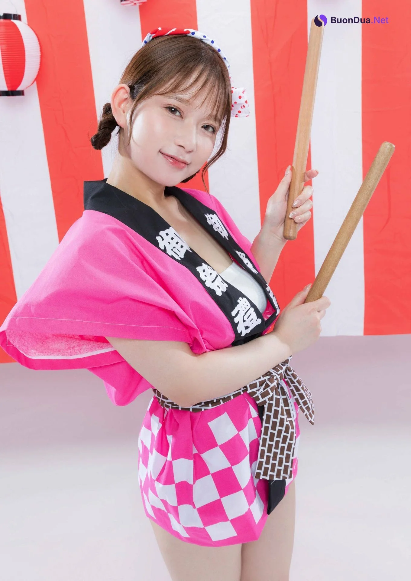 栗山莉緒×桃園怜奈, Shukan Post 2023.11.10 (週刊ポスト 2023年11月10日号) - Photo 3