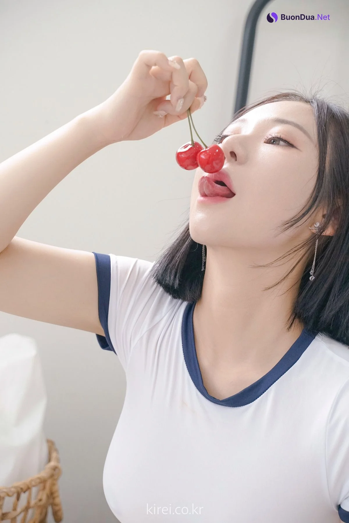 Sinbi 신비, [KIREI] Vol.01 Photobook - Photo 2