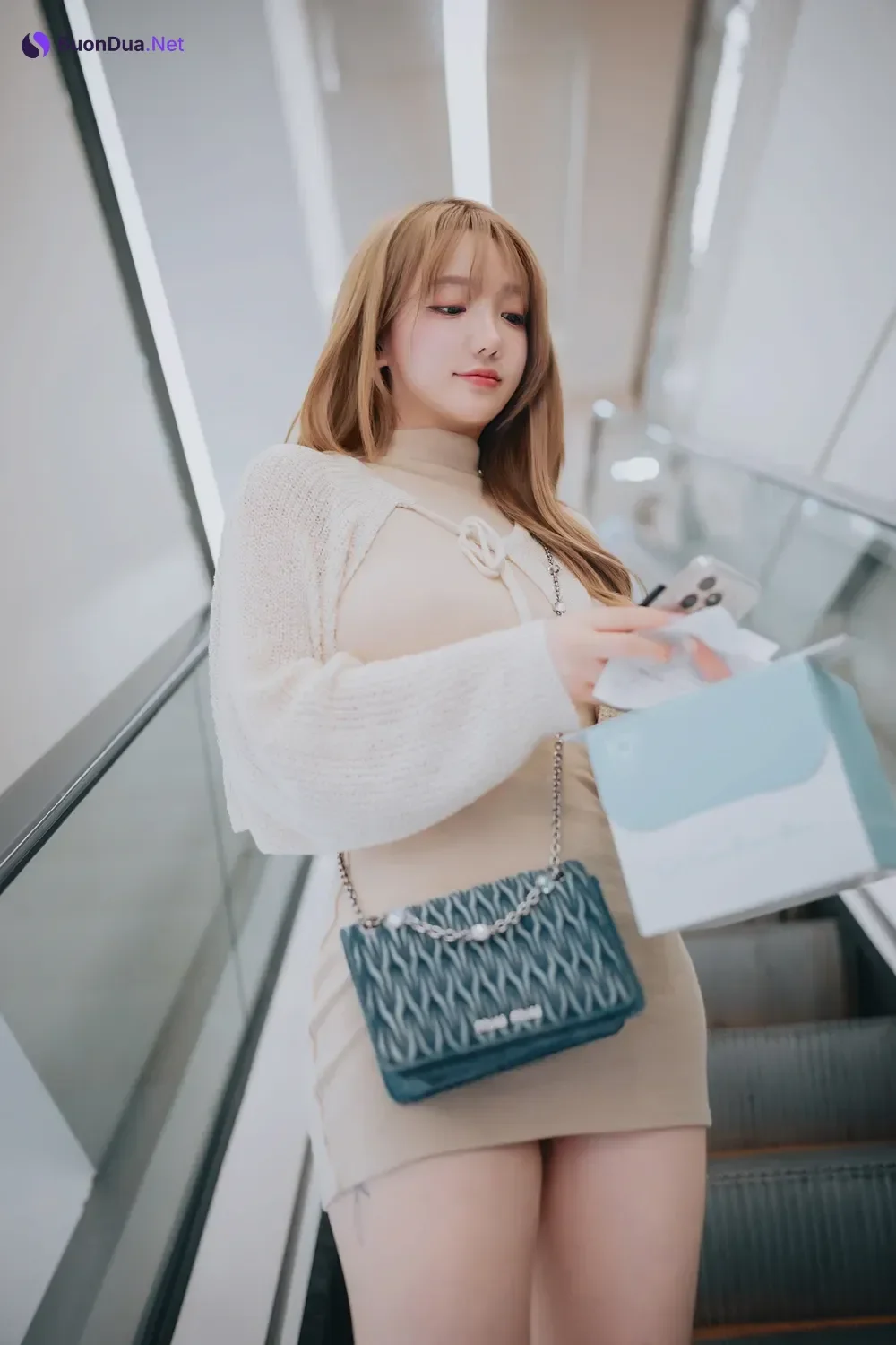 Son Yeeun 손예은, DJAWA 「Happy Solo Birthday」 Set.01 - Photo 20
