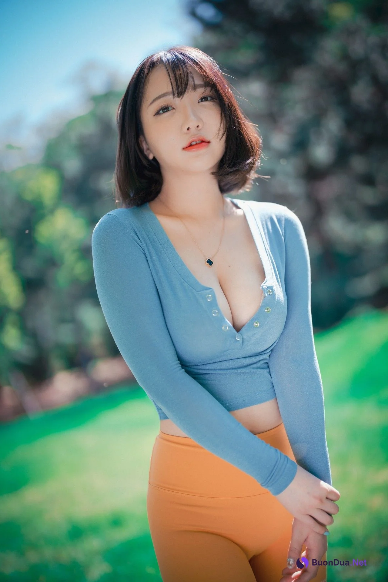 Son Yeeun 손예은, [DJAWA] Naughty Trekking Set.01 - Photo 12