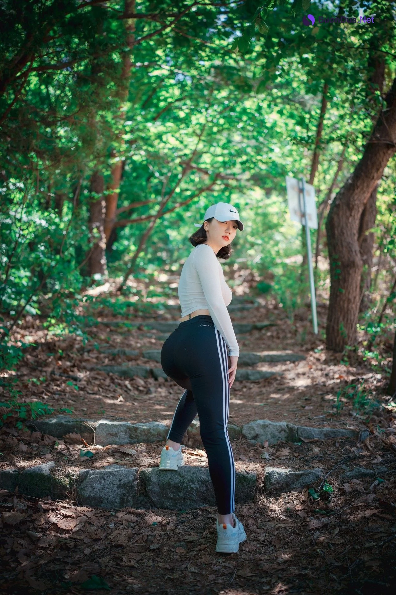Son Yeeun 손예은, [DJAWA] Naughty Trekking Set.04 - Photo 2