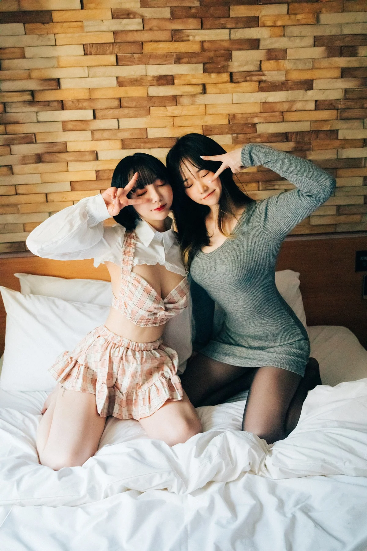 Son Yeeun 손예은, [LOOZY] Doube Date Ye-Eun Set.01