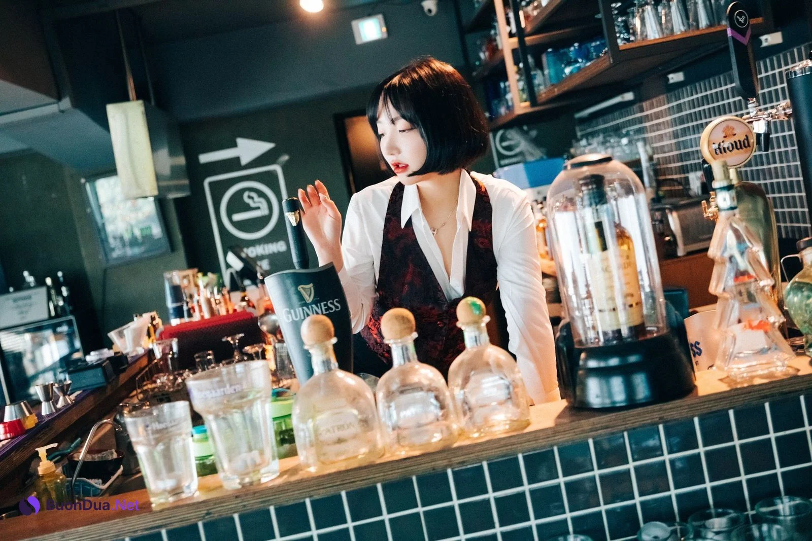 Son Yeeun 손예은, [Loozy] Tainted Love Bar Set.01 - Photo 3