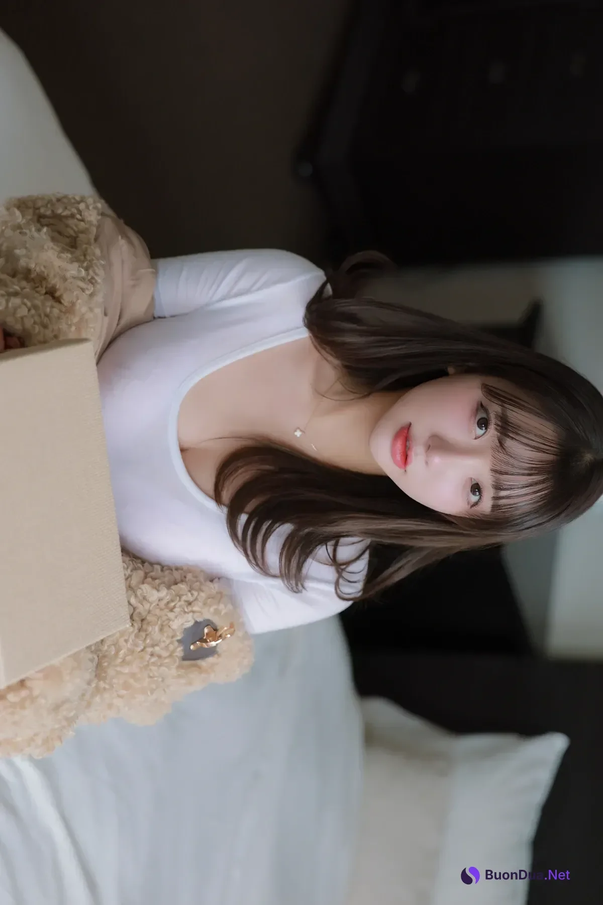 Son Yeeun 손예은, Photobook 「2025 X-Mas Offline」 Set.01 - Photo 15