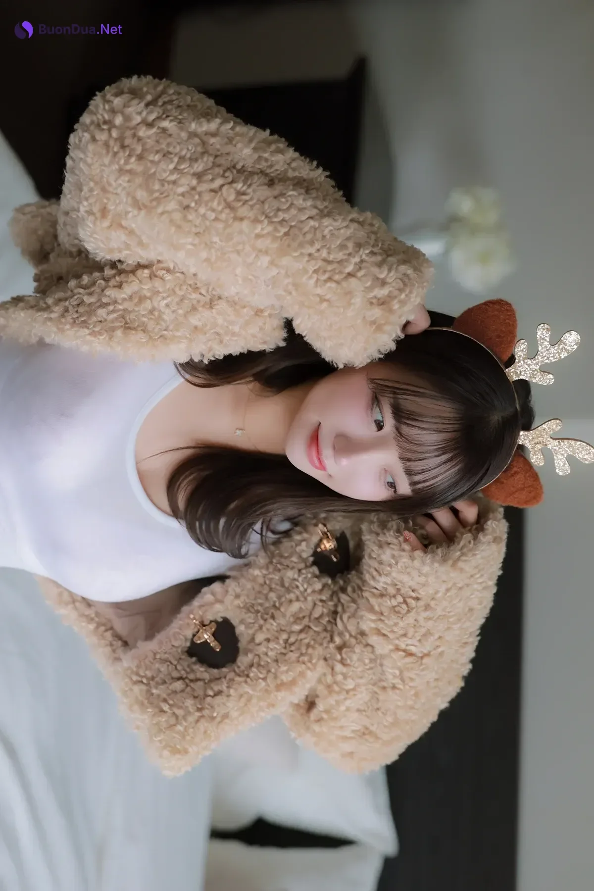 Son Yeeun 손예은, Photobook 「2025 X-Mas Offline」 Set.01 - Photo 19