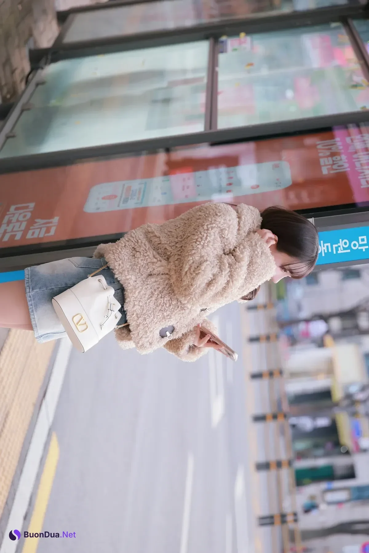 Son Yeeun 손예은, Photobook 「2025 X-Mas Offline」 Set.01 - Photo 5