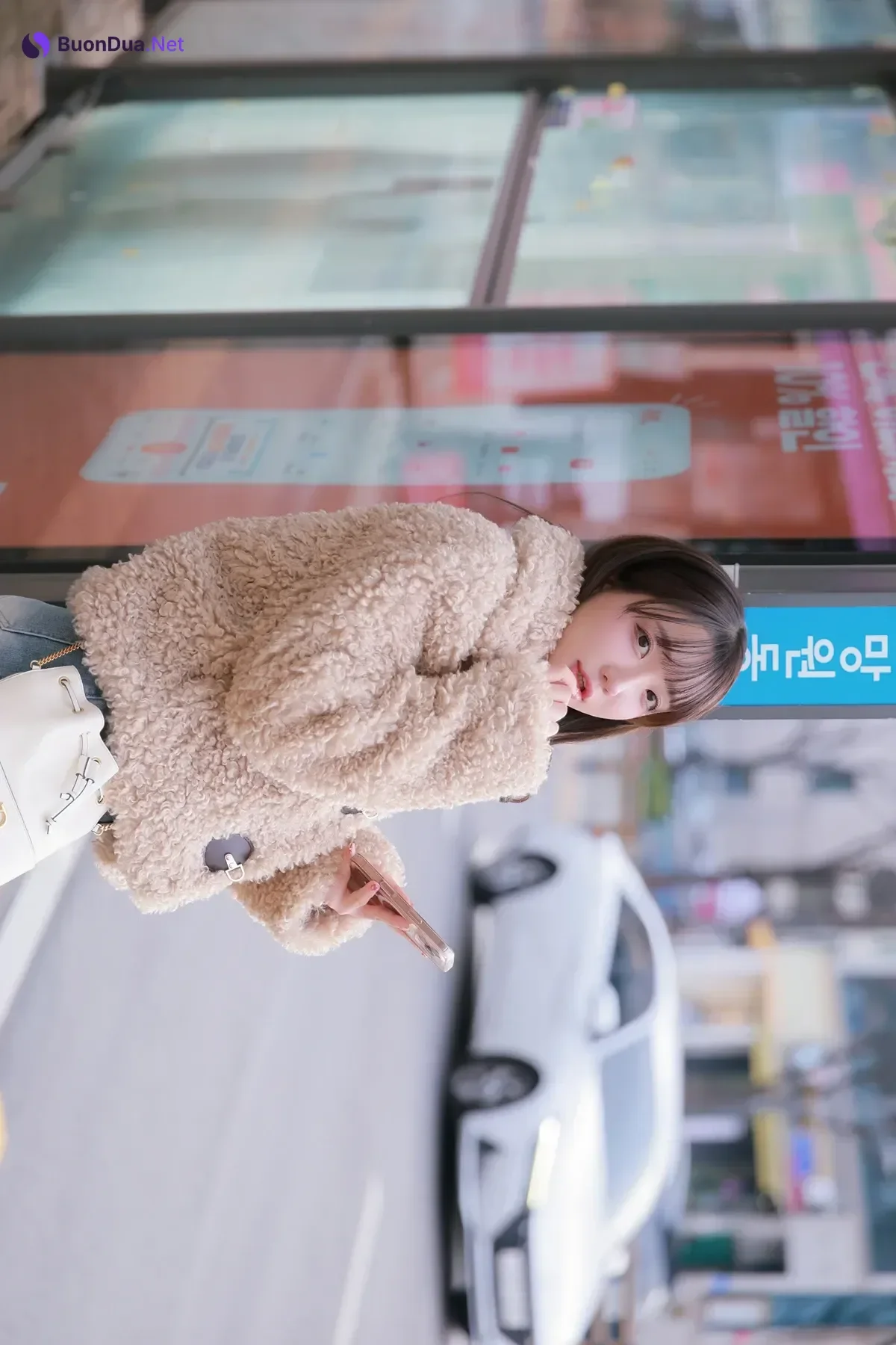 Son Yeeun 손예은, Photobook 「2025 X-Mas Offline」 Set.01 - Photo 6