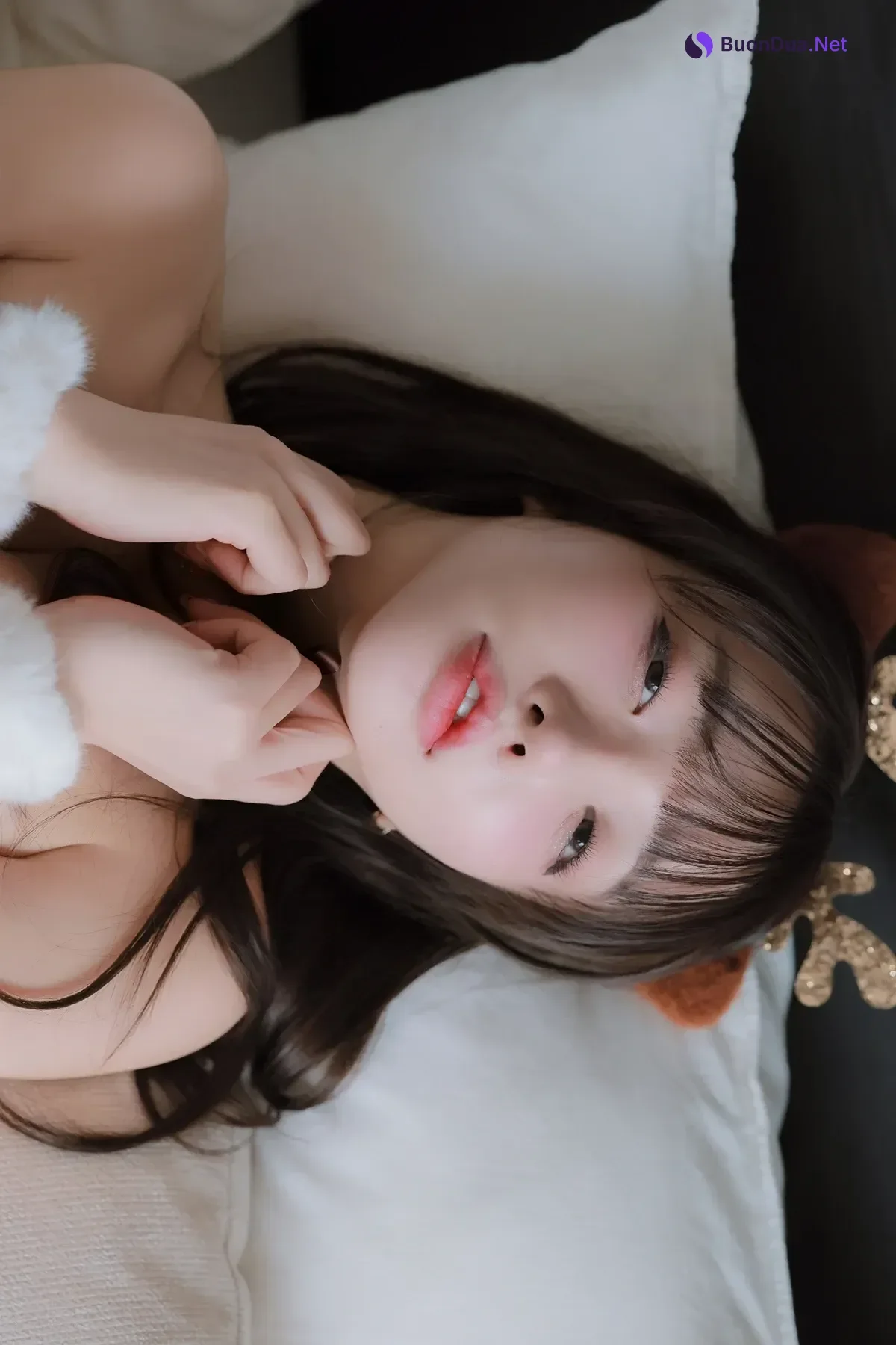 Son Yeeun 손예은, Photobook 「2025 X-Mas Offline」 Set.03 - Photo 14