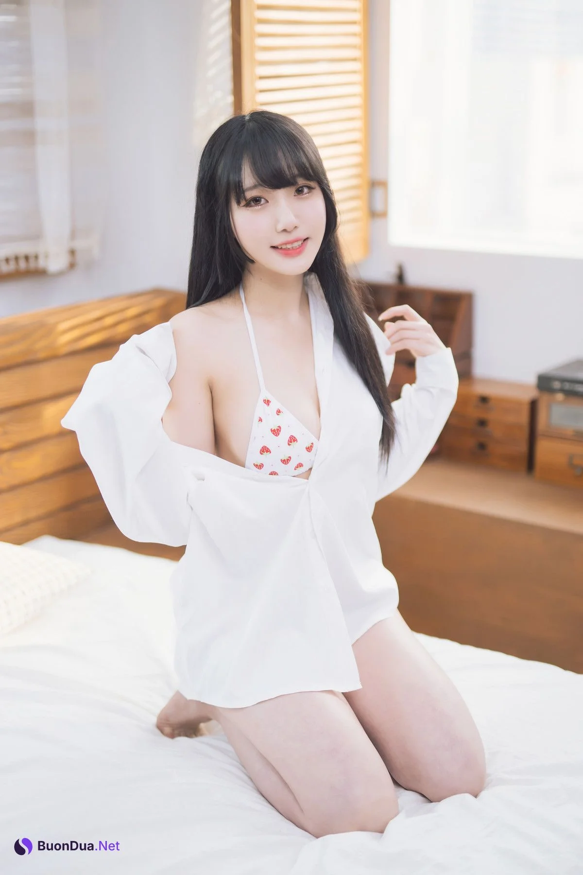 Sooflower 수련수련, Strawberry Photobook Set.01 - Photo 12