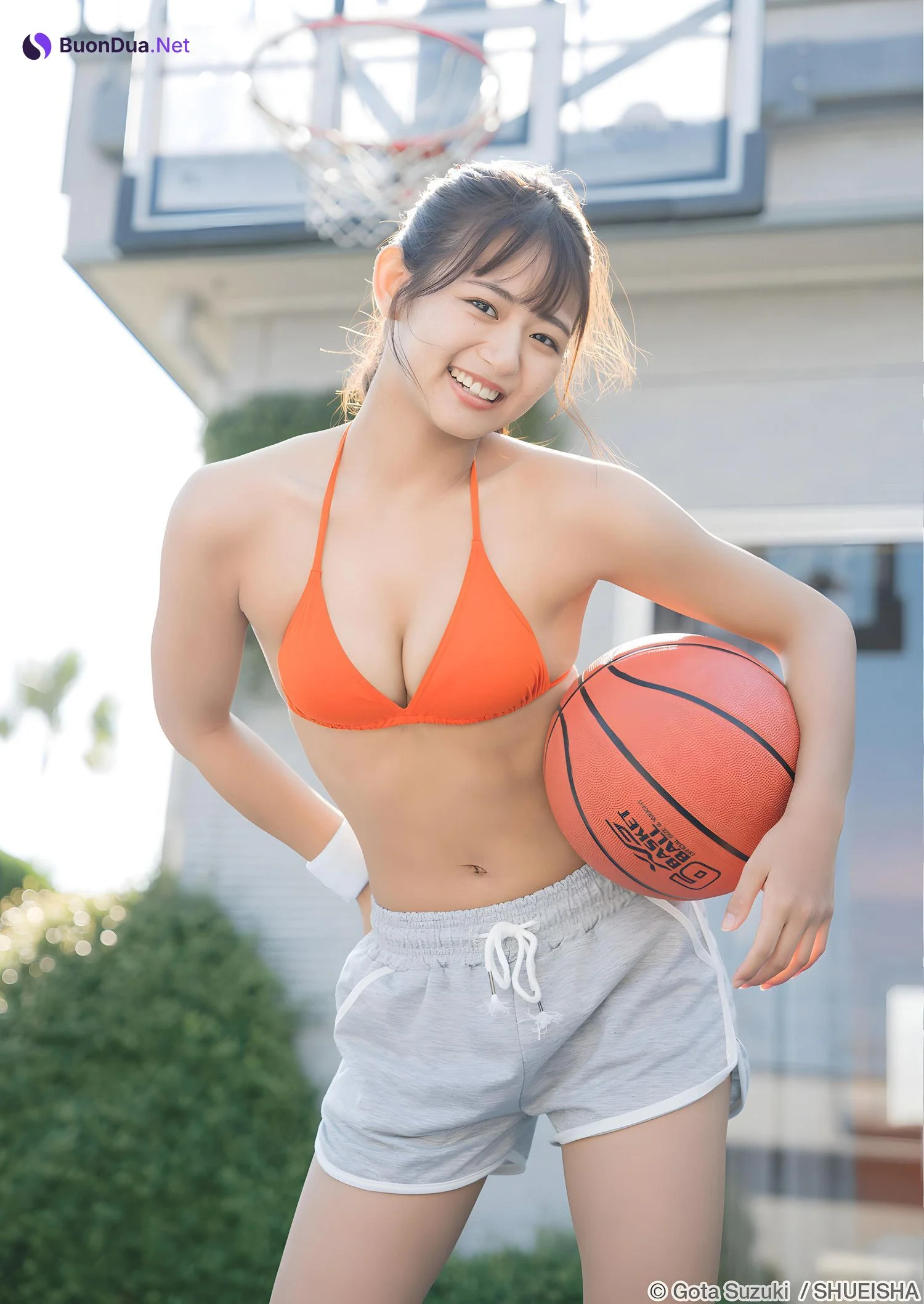 Sumire Takakura 高倉菫, Young Jump 2024 No.01 (ヤングジャンプ 2024年1号) - Photo 12