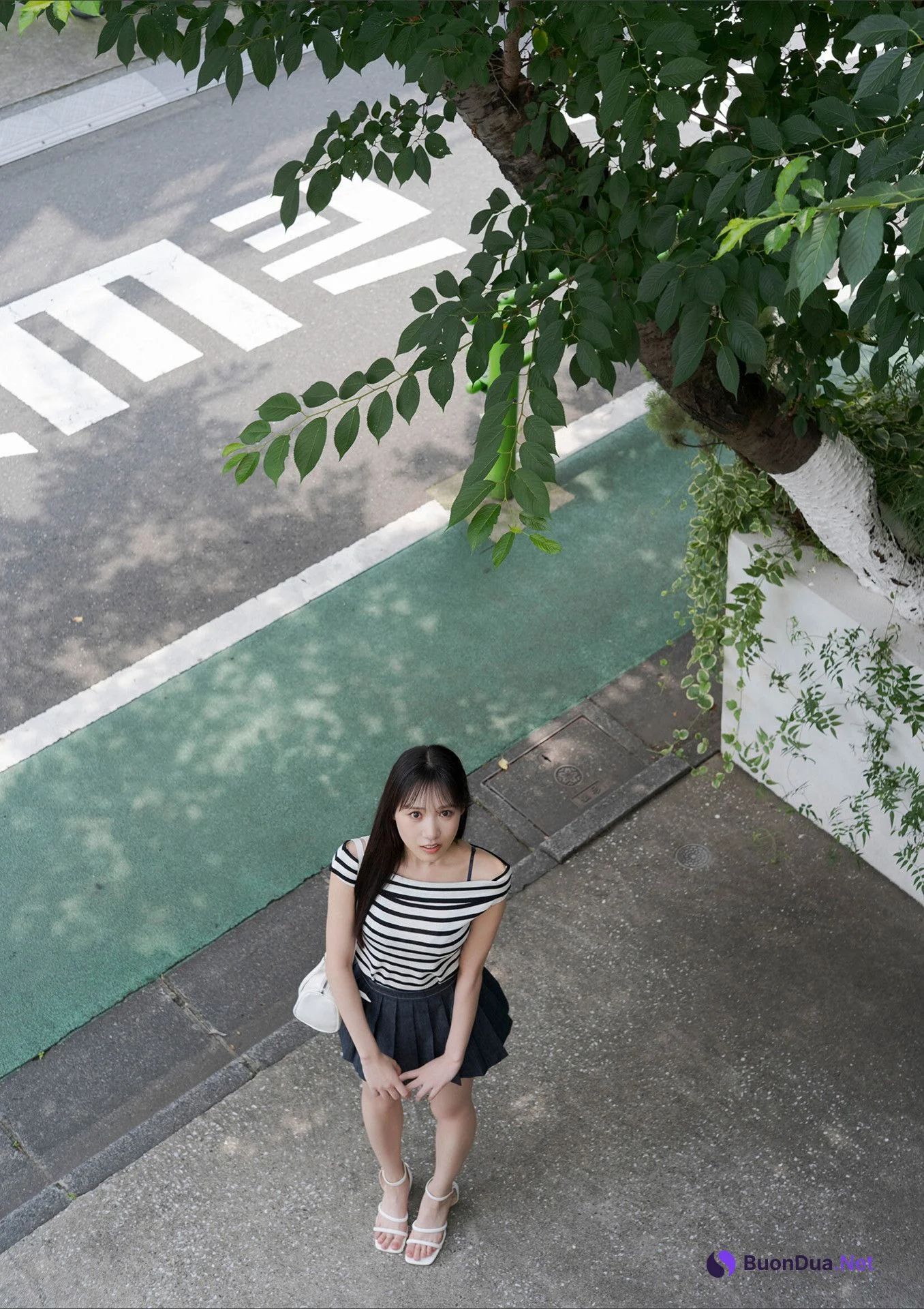 Sumire Yokono 横野すみれ, BUBKAデジタル写真集 「そのカーブ、反則級！」 Set.01 - Photo 4