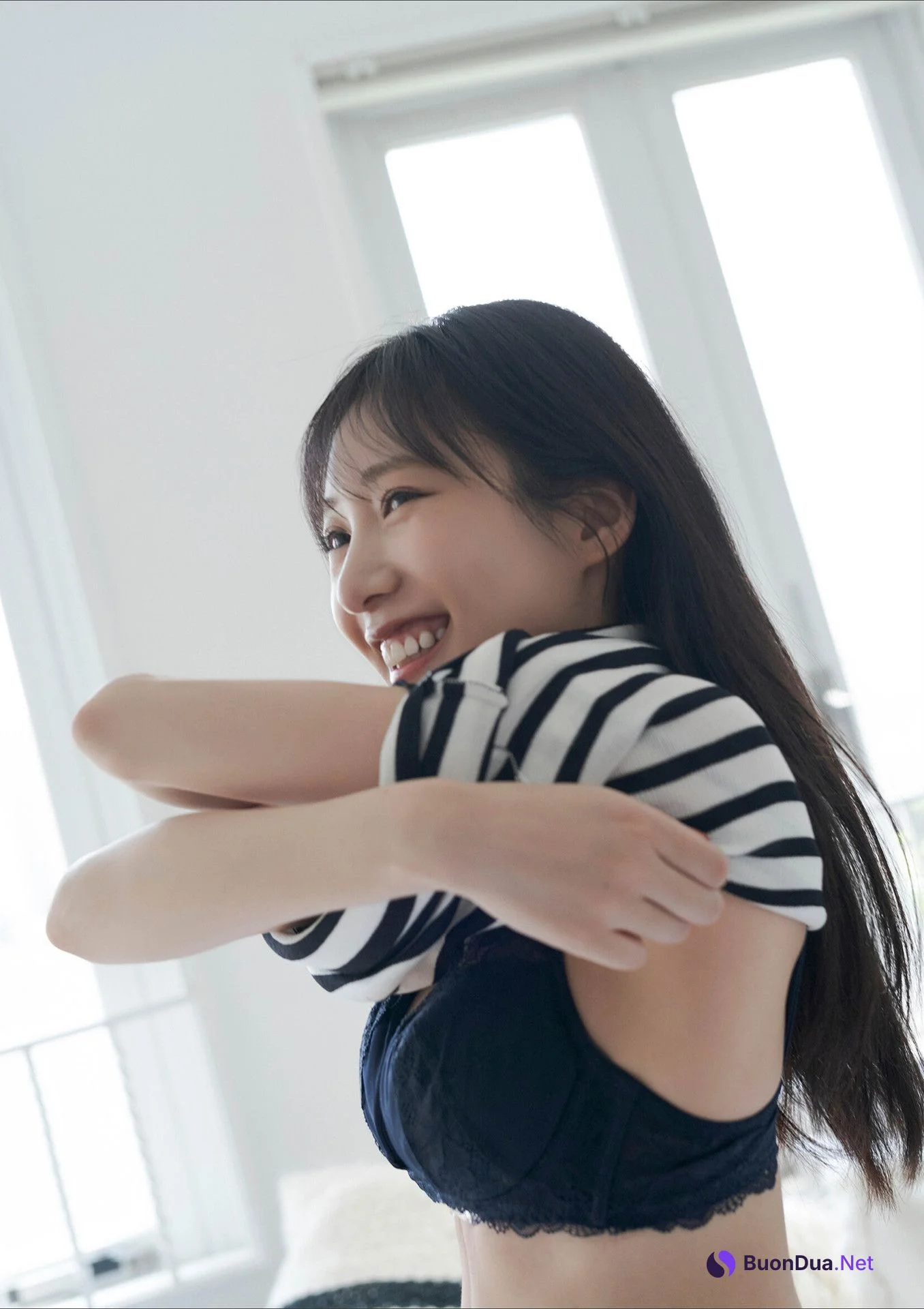 Sumire Yokono 横野すみれ, BUBKAデジタル写真集 「そのカーブ、反則級！」 Set.01 - Photo 9